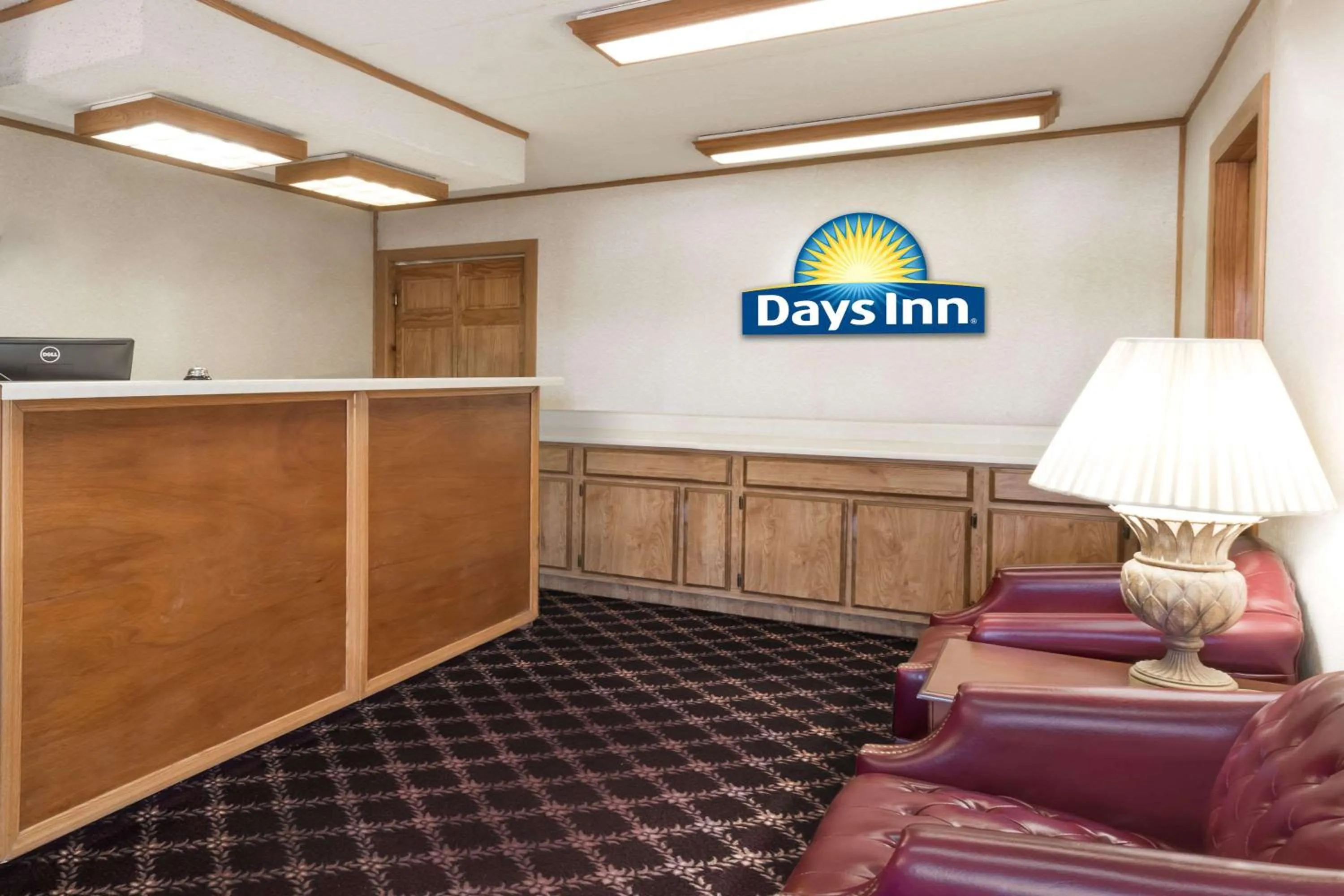 Lobby or reception in Days Inn by Wyndham Plymouth
