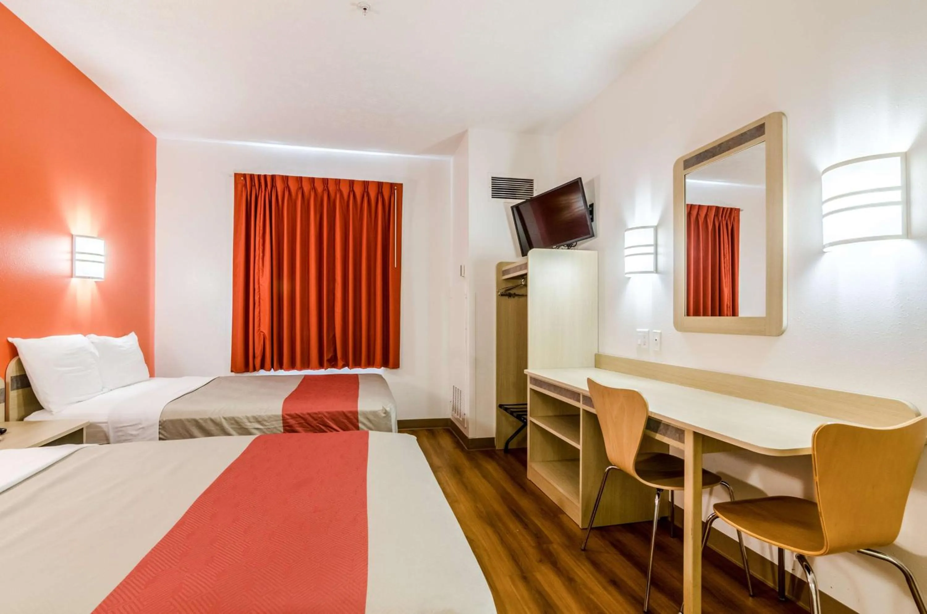 Photo of the whole room, Bed in Motel 6-Kearney, NE