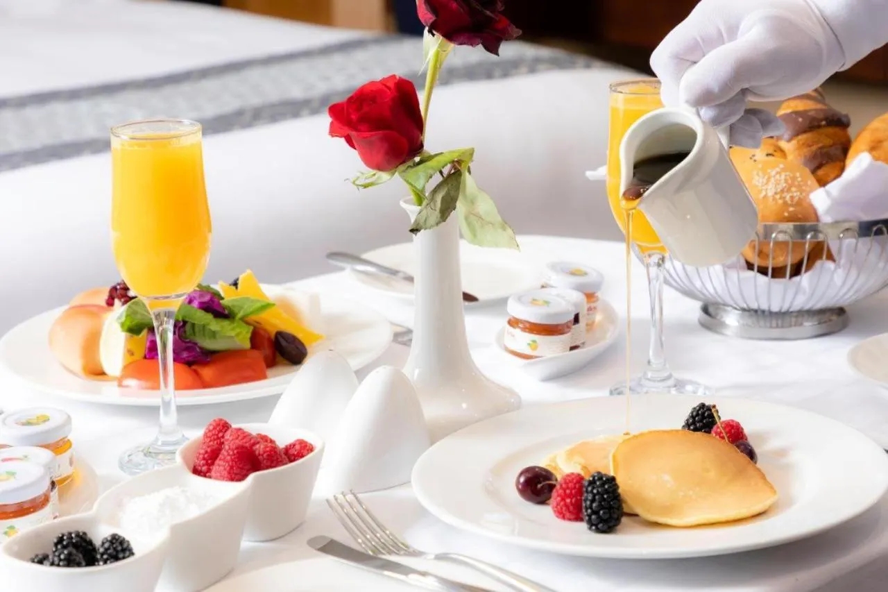 Entertainment in Nozol Royal Inn Hotel