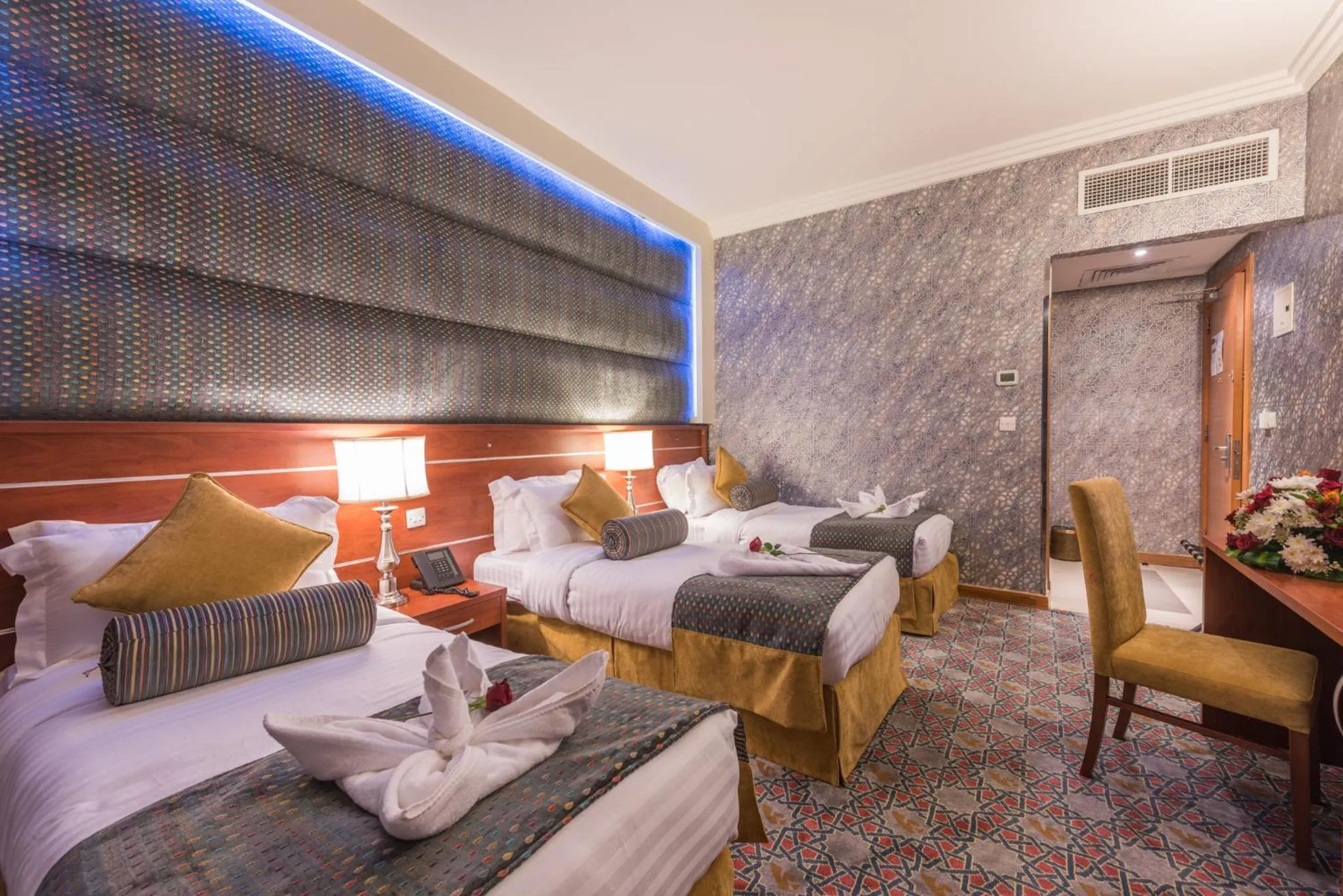 Photo of the whole room, Bed in Nusk Al Madinah