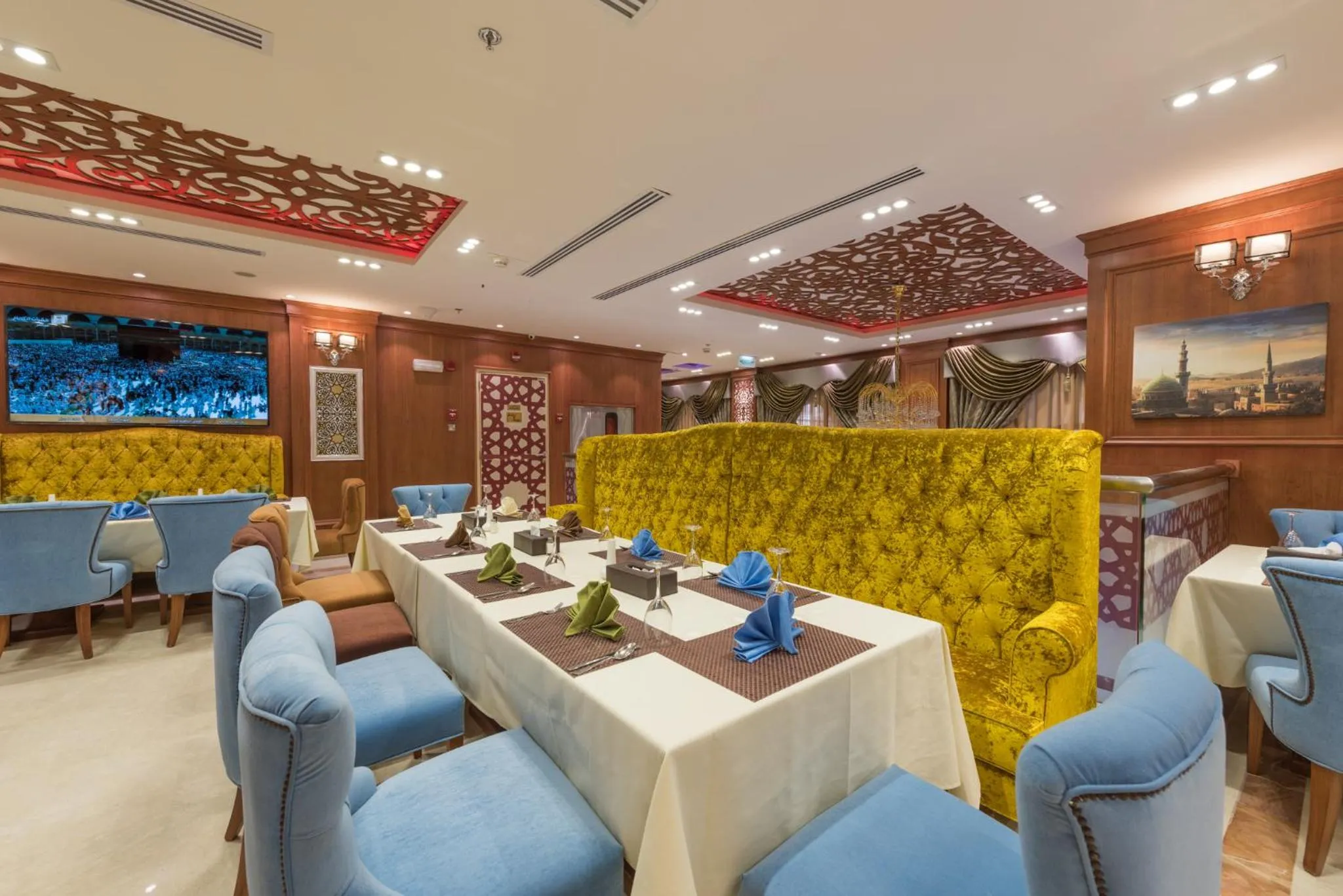 Restaurant/places to eat in Nusk Al Madinah