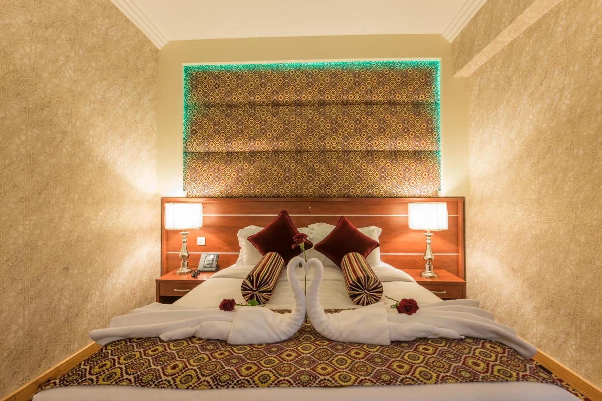 Living room, Bed in Nusk Al Madinah