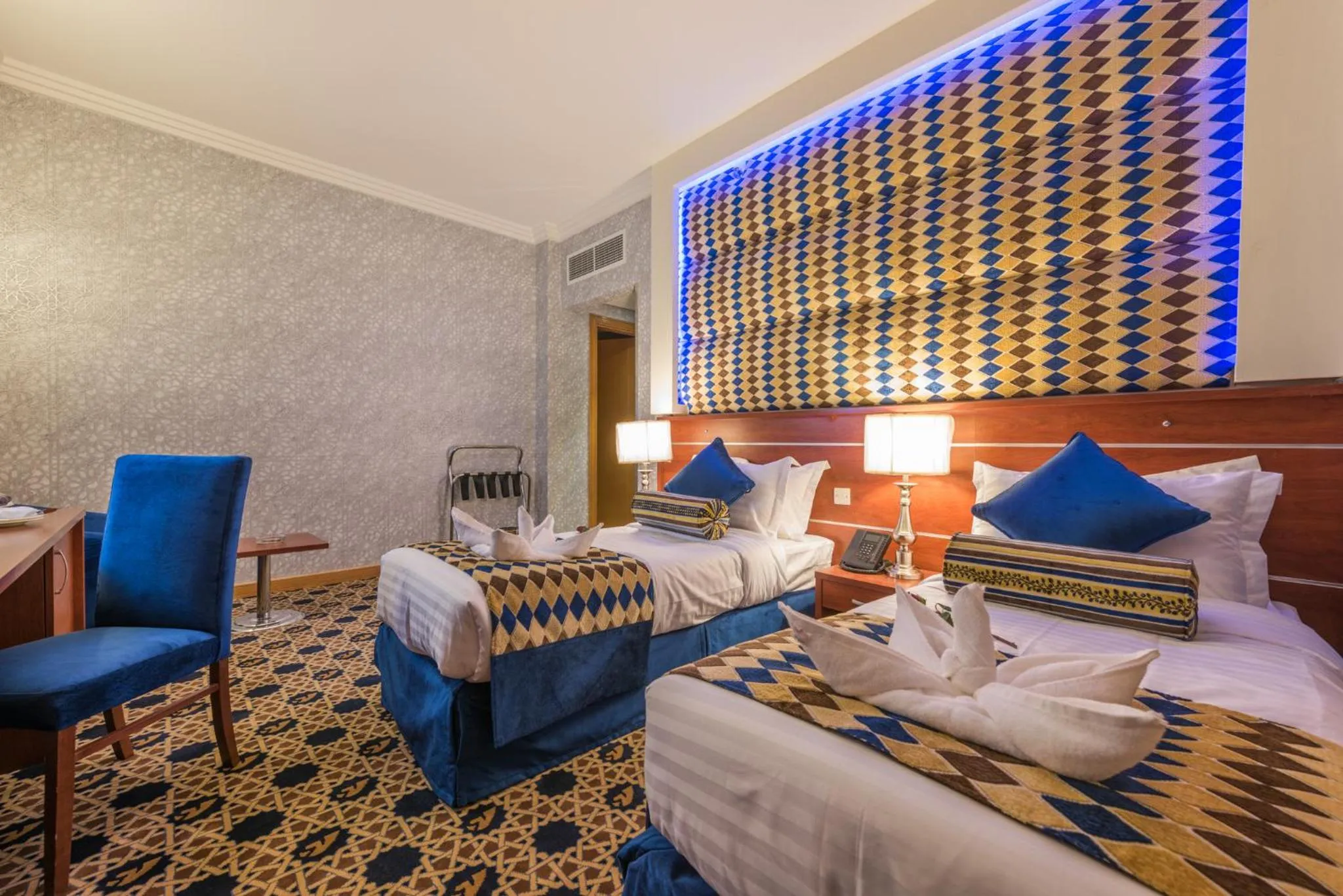 Photo of the whole room, Bed in Nusk Al Madinah