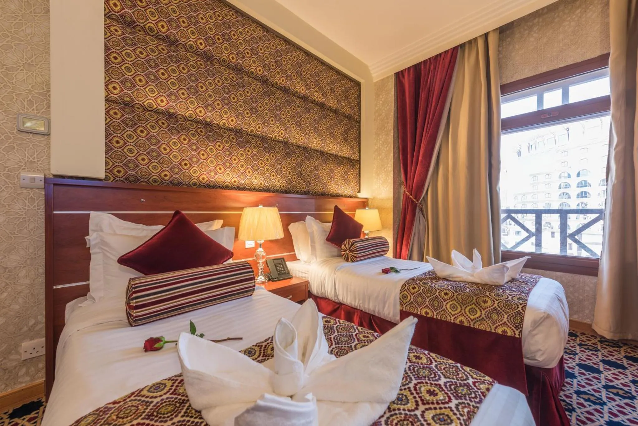 Living room, Bed in Nusk Al Madinah