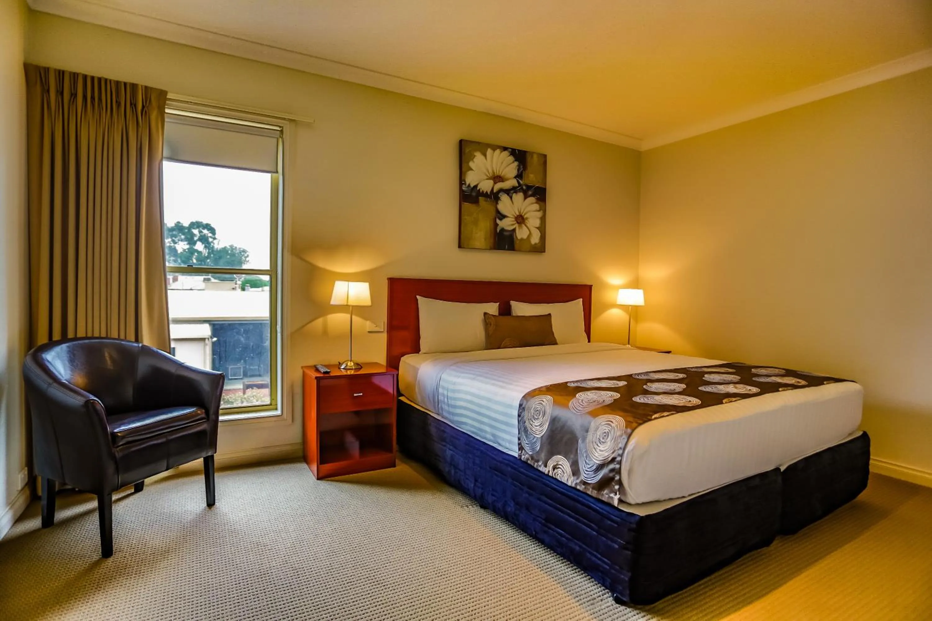 Bedroom, Bed in Murray Waters Motor Inn & Apartments