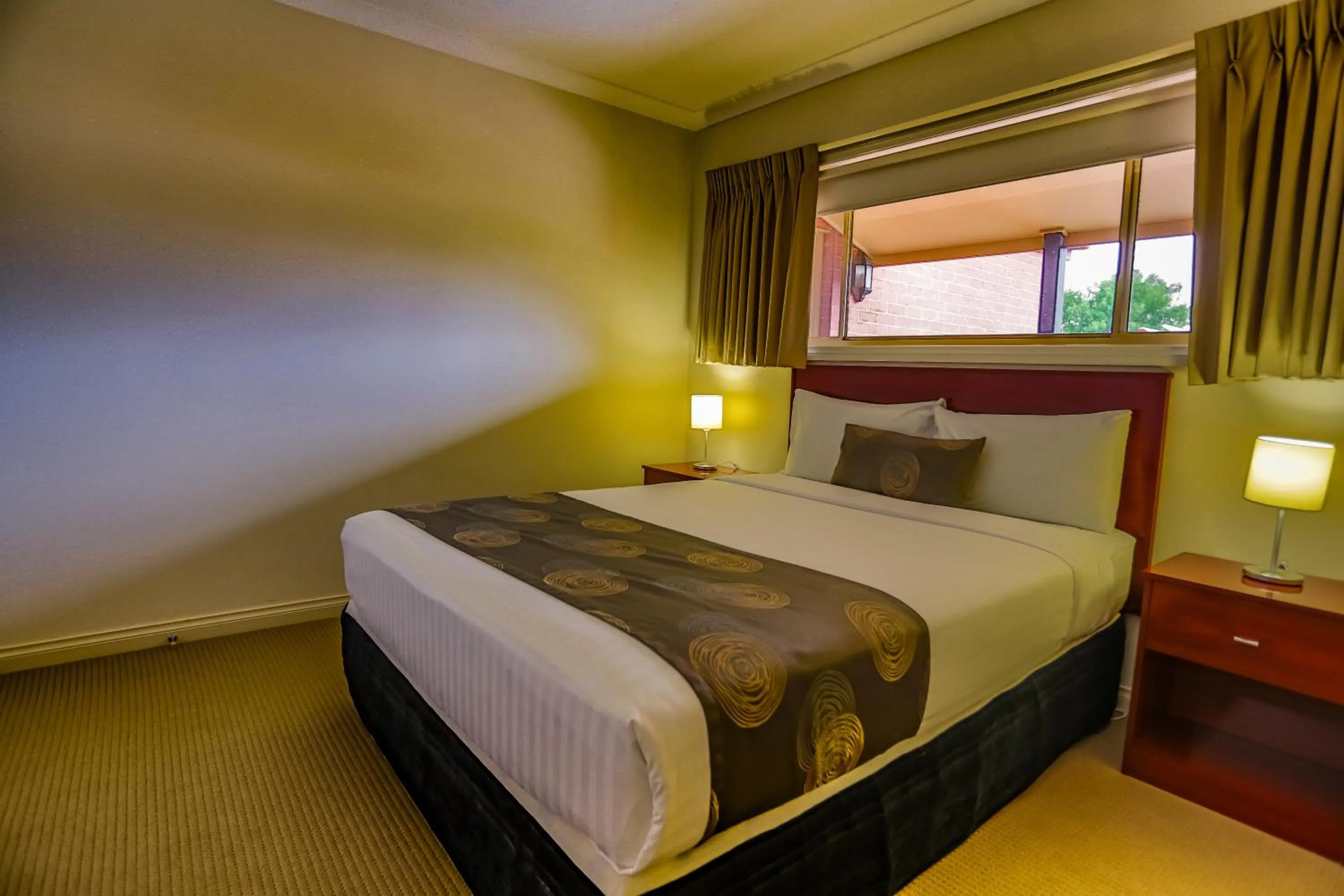 Bedroom, Bed in Murray Waters Motor Inn & Apartments