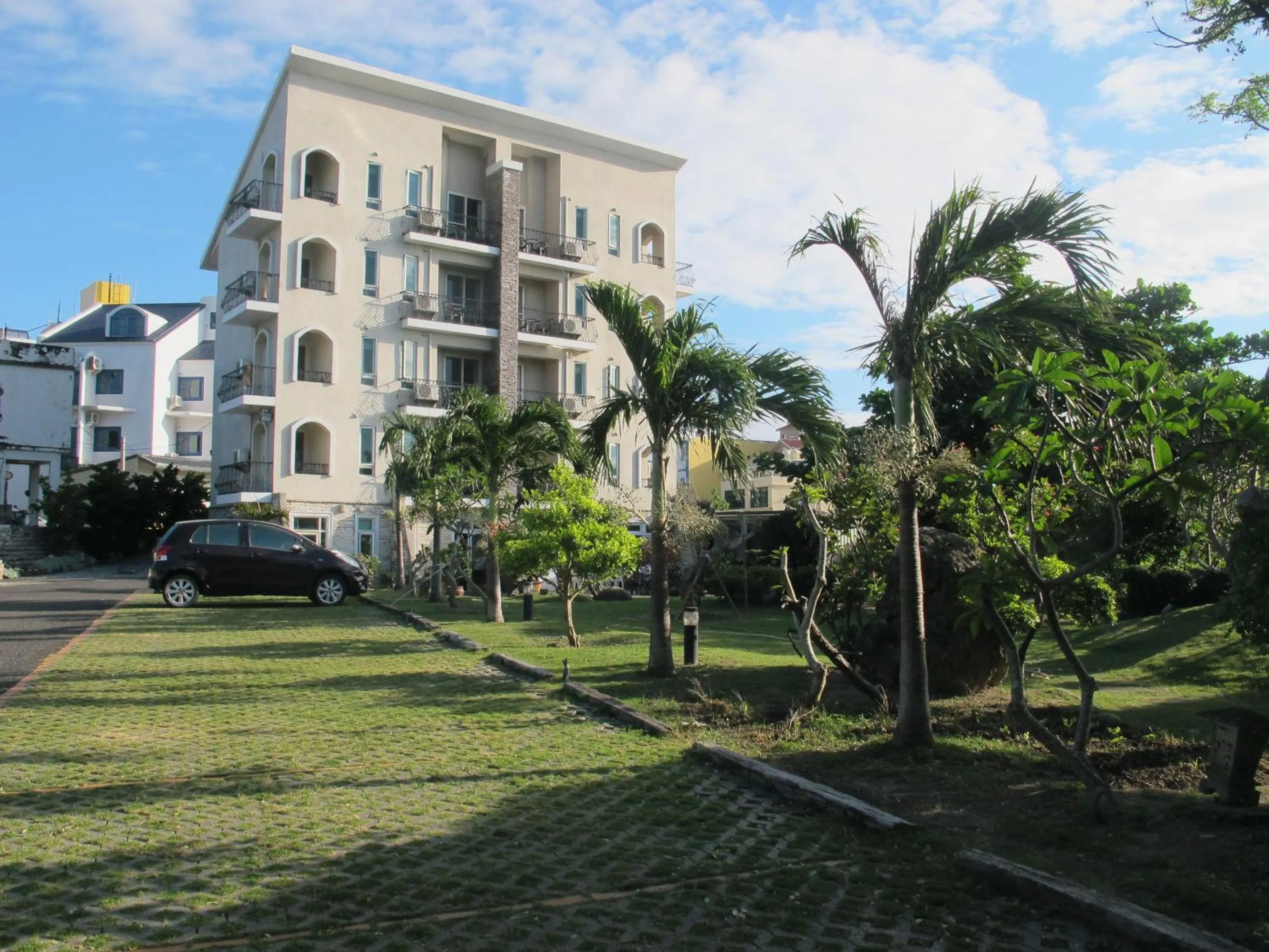 Property building in Mamalulu Hostel