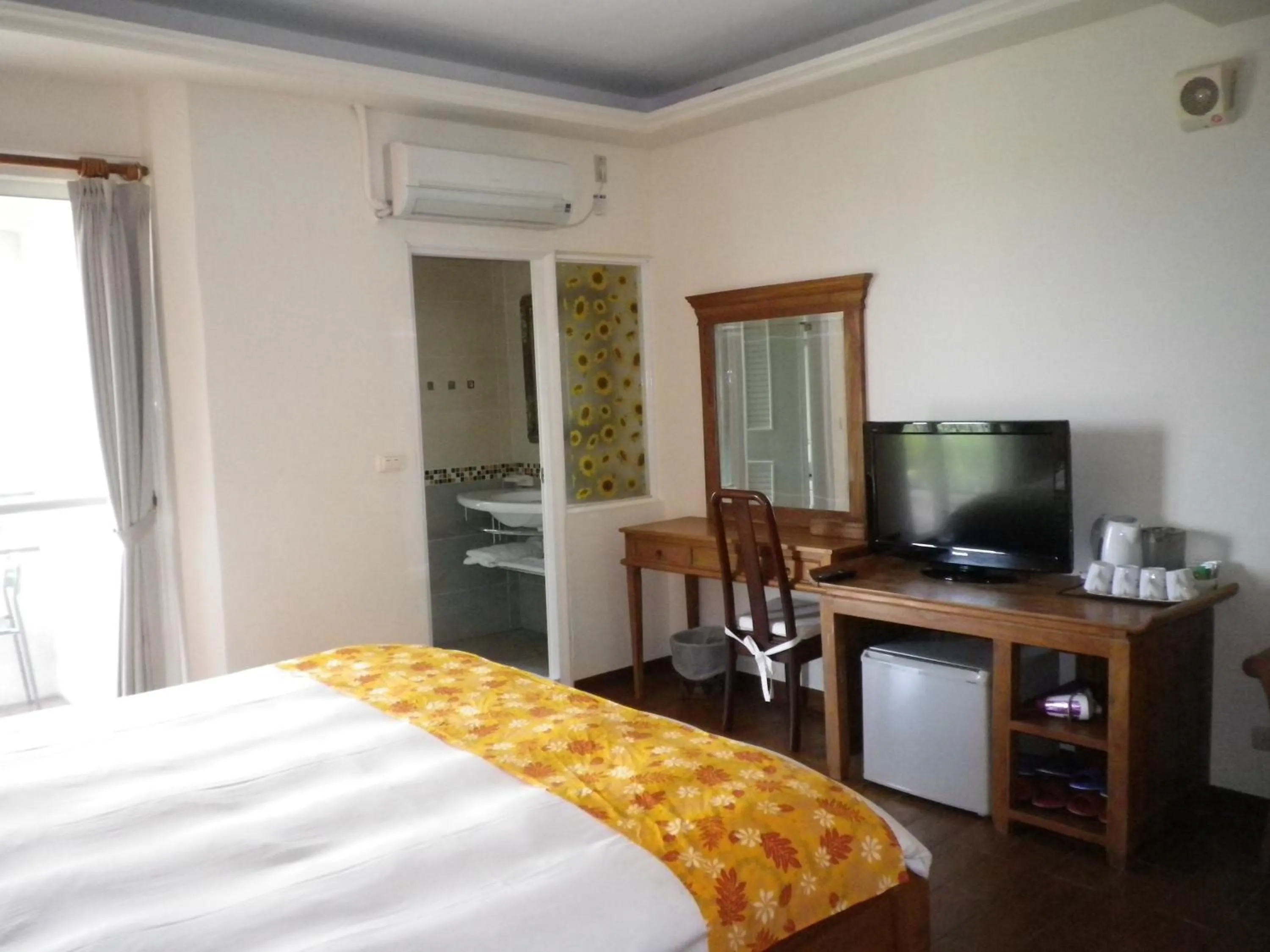 Photo of the whole room, Bed in Mamalulu Hostel