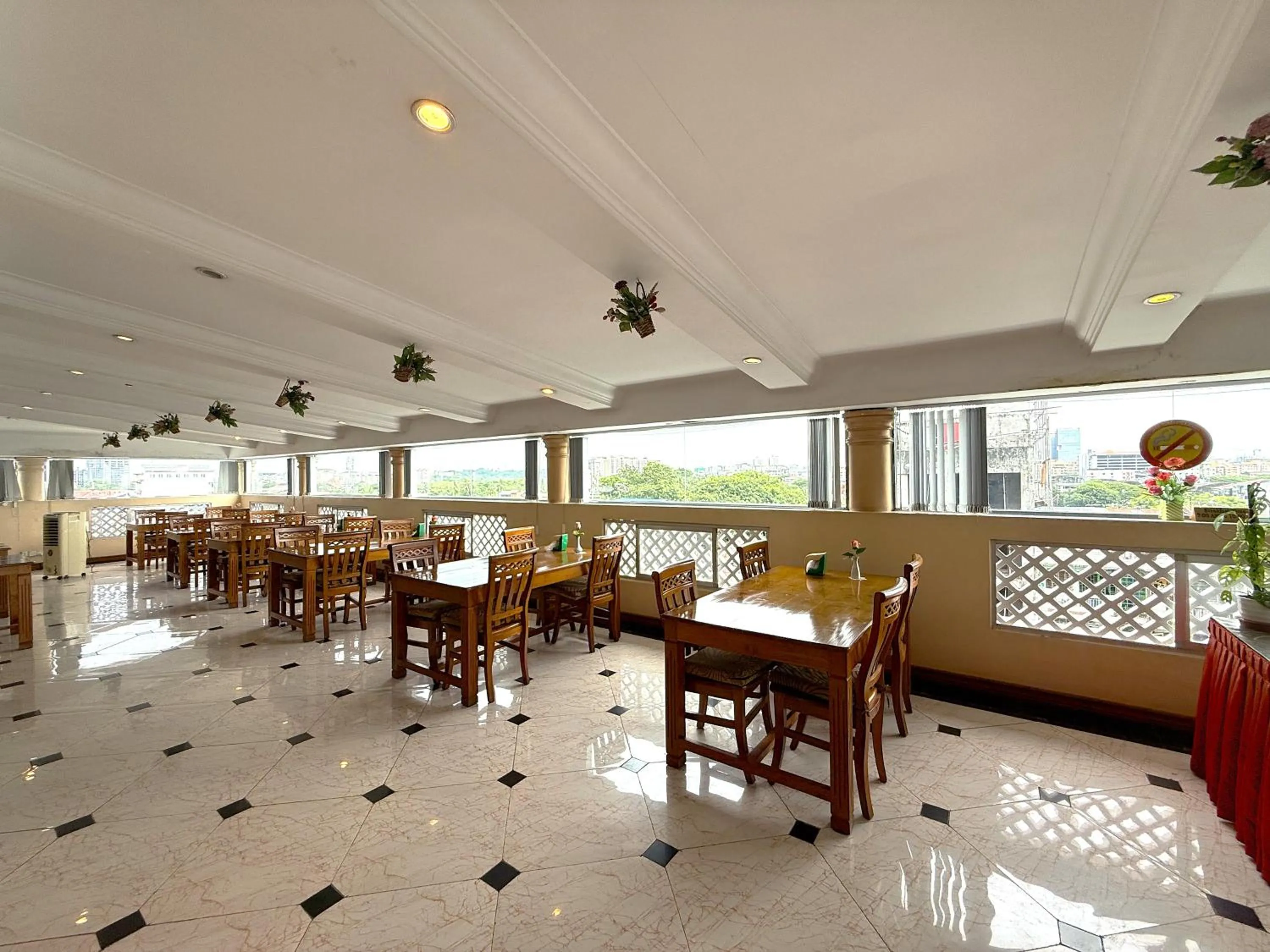 Breakfast in Grand Laurel Hotel