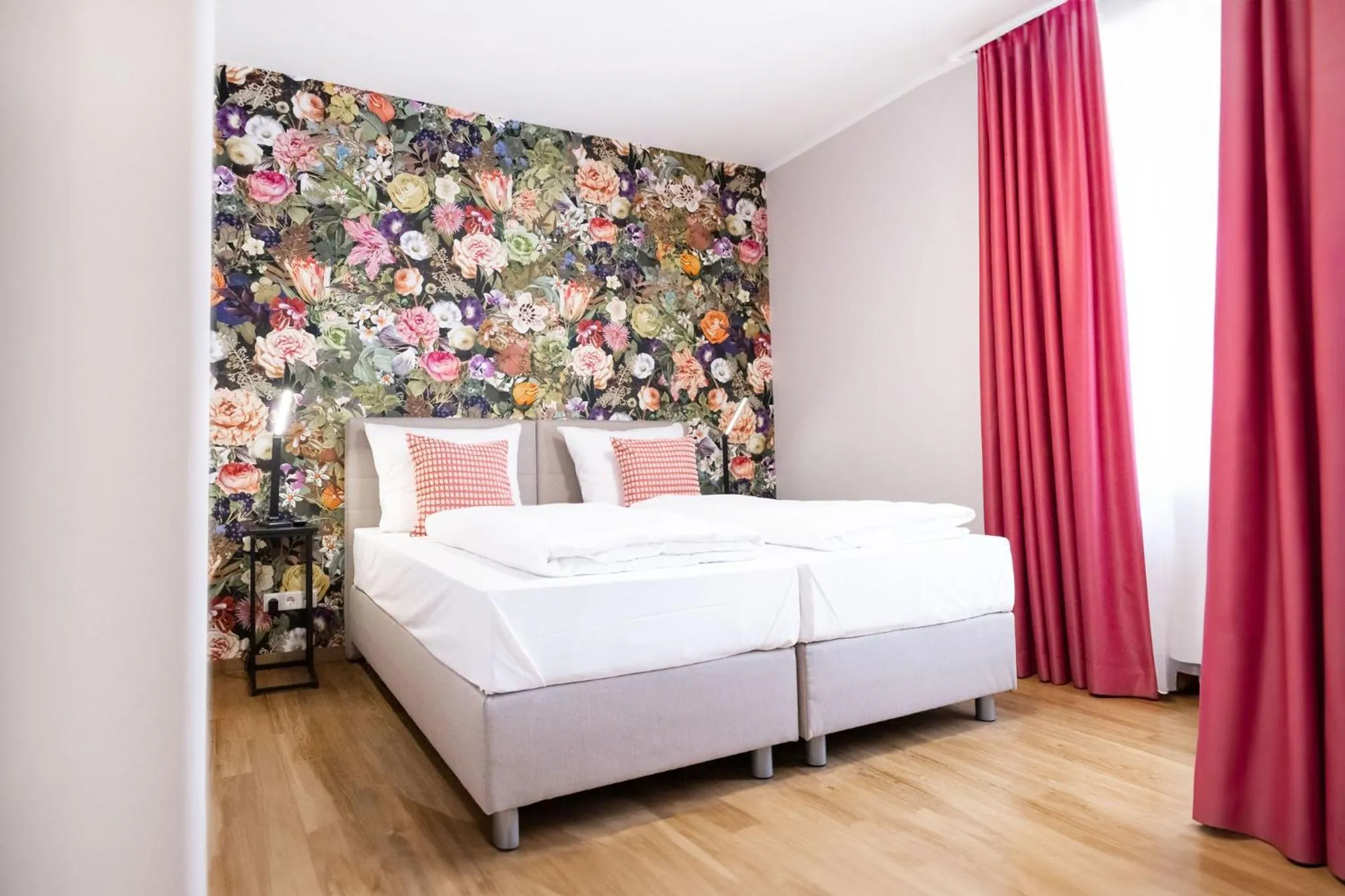 Bedroom, Bed in House of Blooms