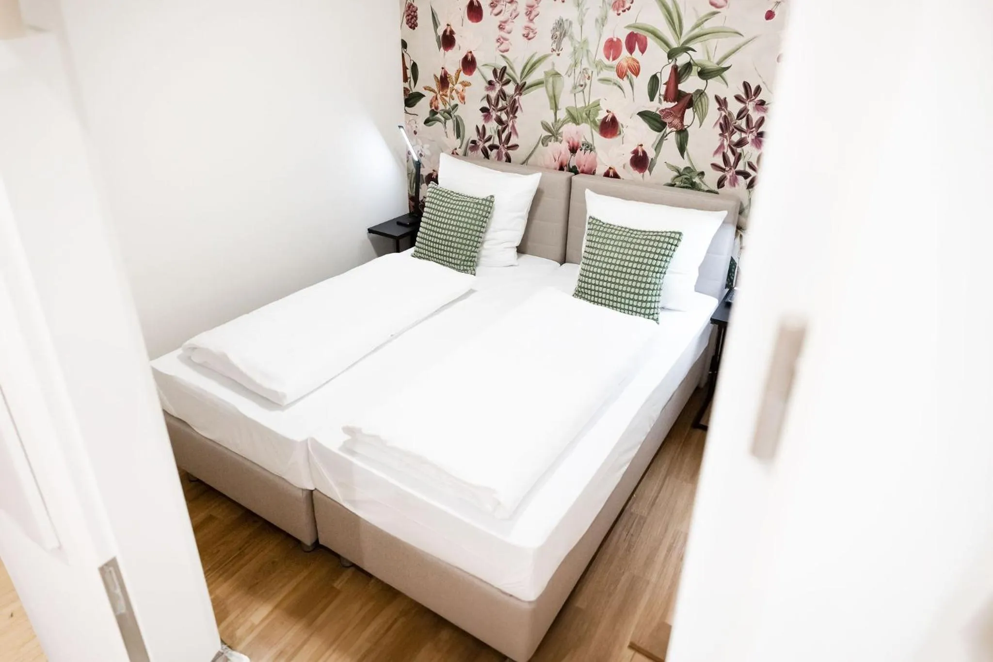 Bedroom, Bed in House of Blooms