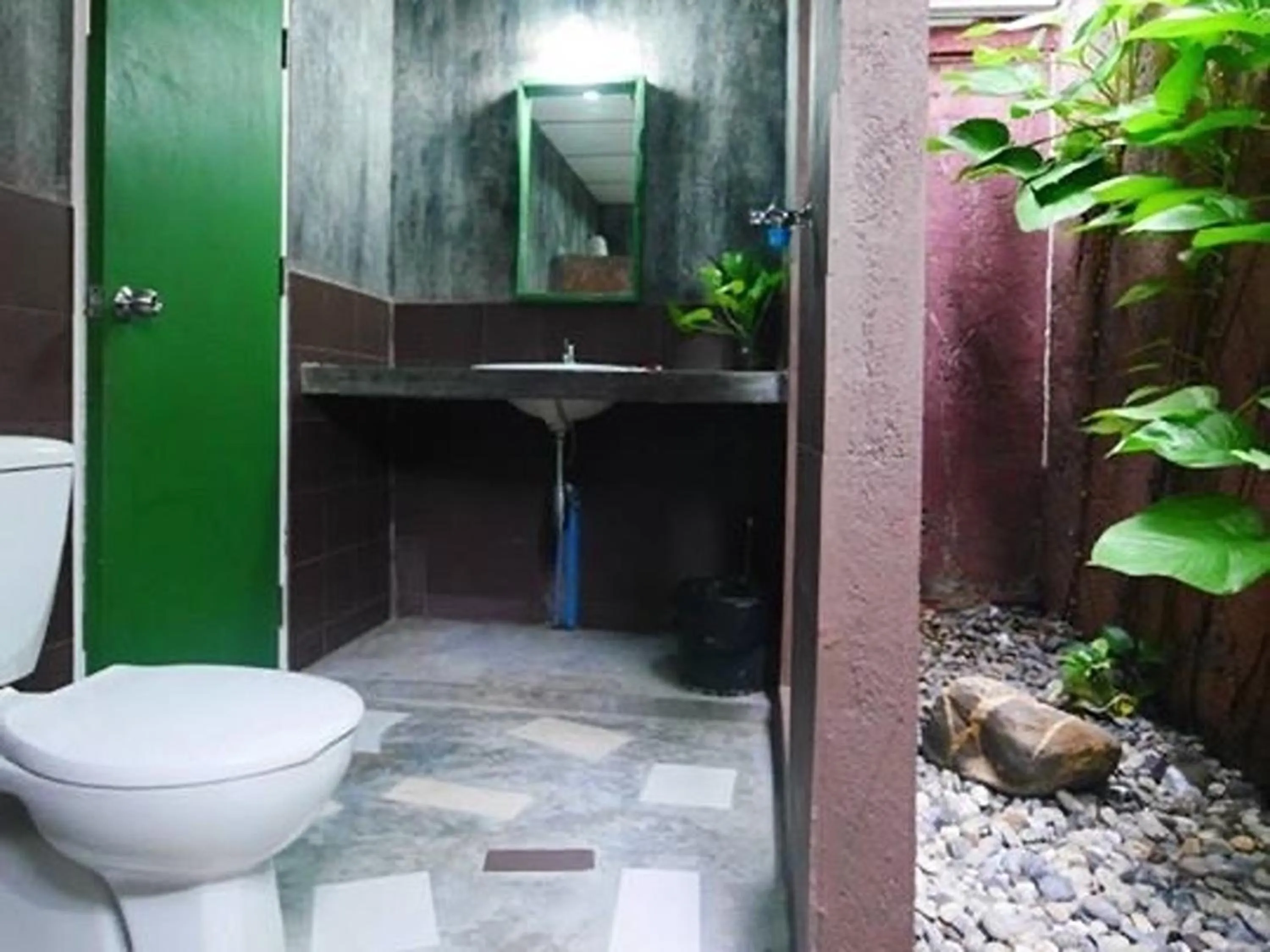 Bathroom in Forest Bungalows & Mama's Restaurant