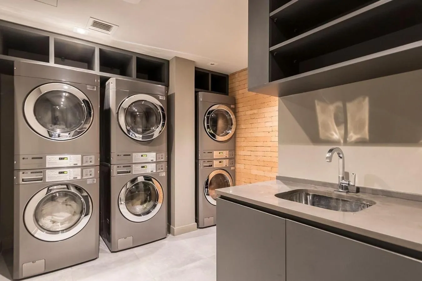 Lindo studio novo e moderno JRE1401