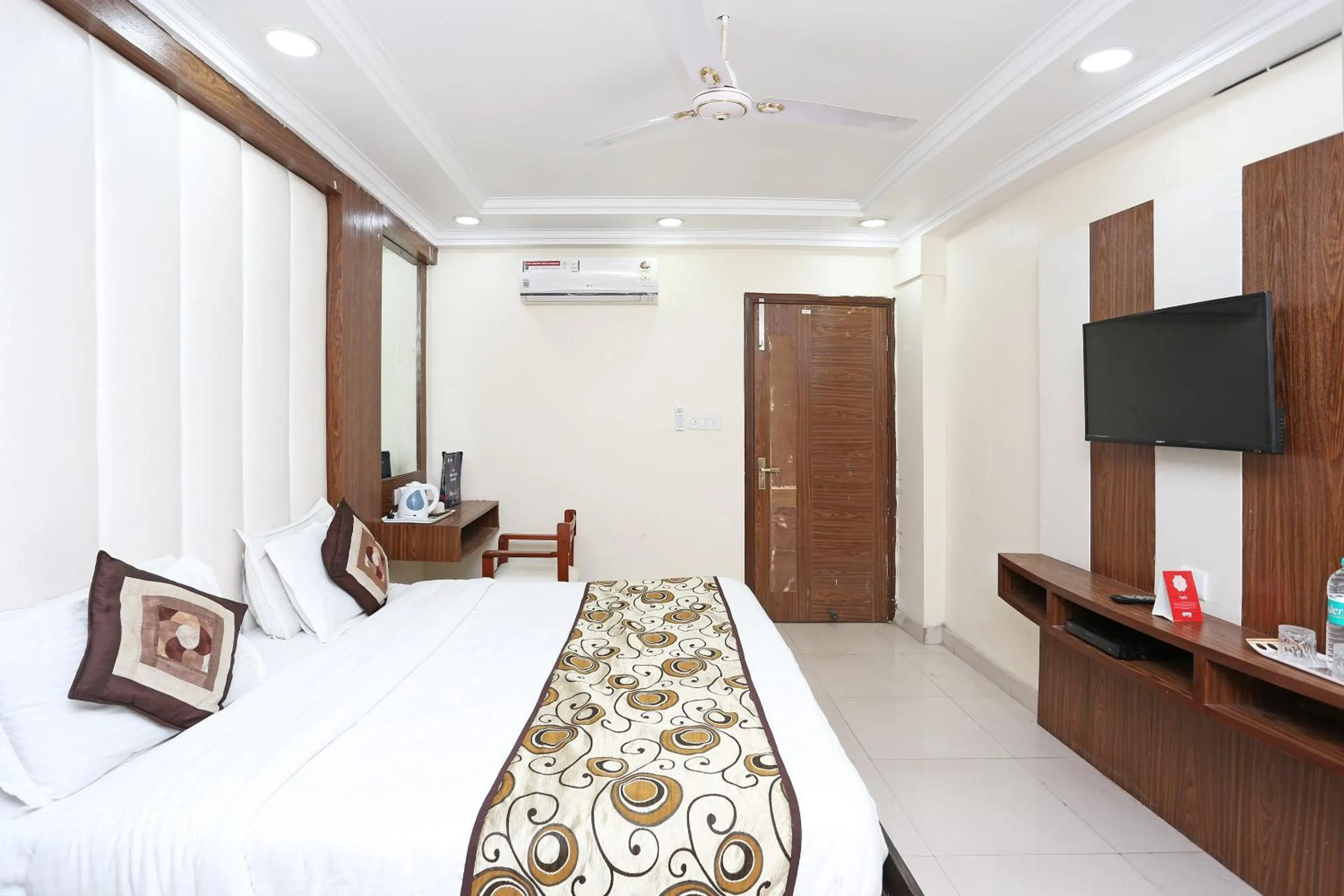 Bedroom, Bed in Hotel O F FIVE