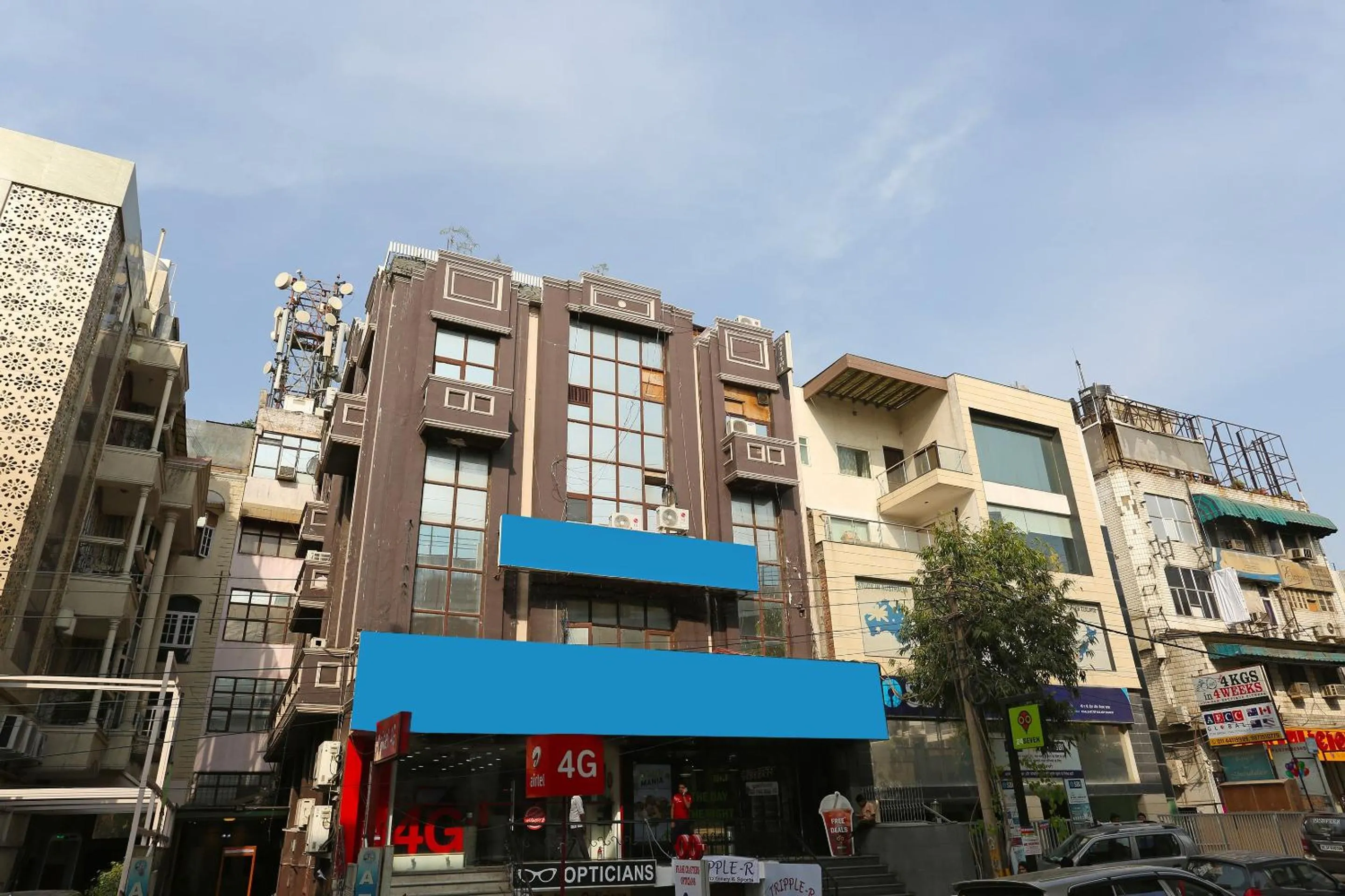 Facade/entrance in Hotel O F FIVE