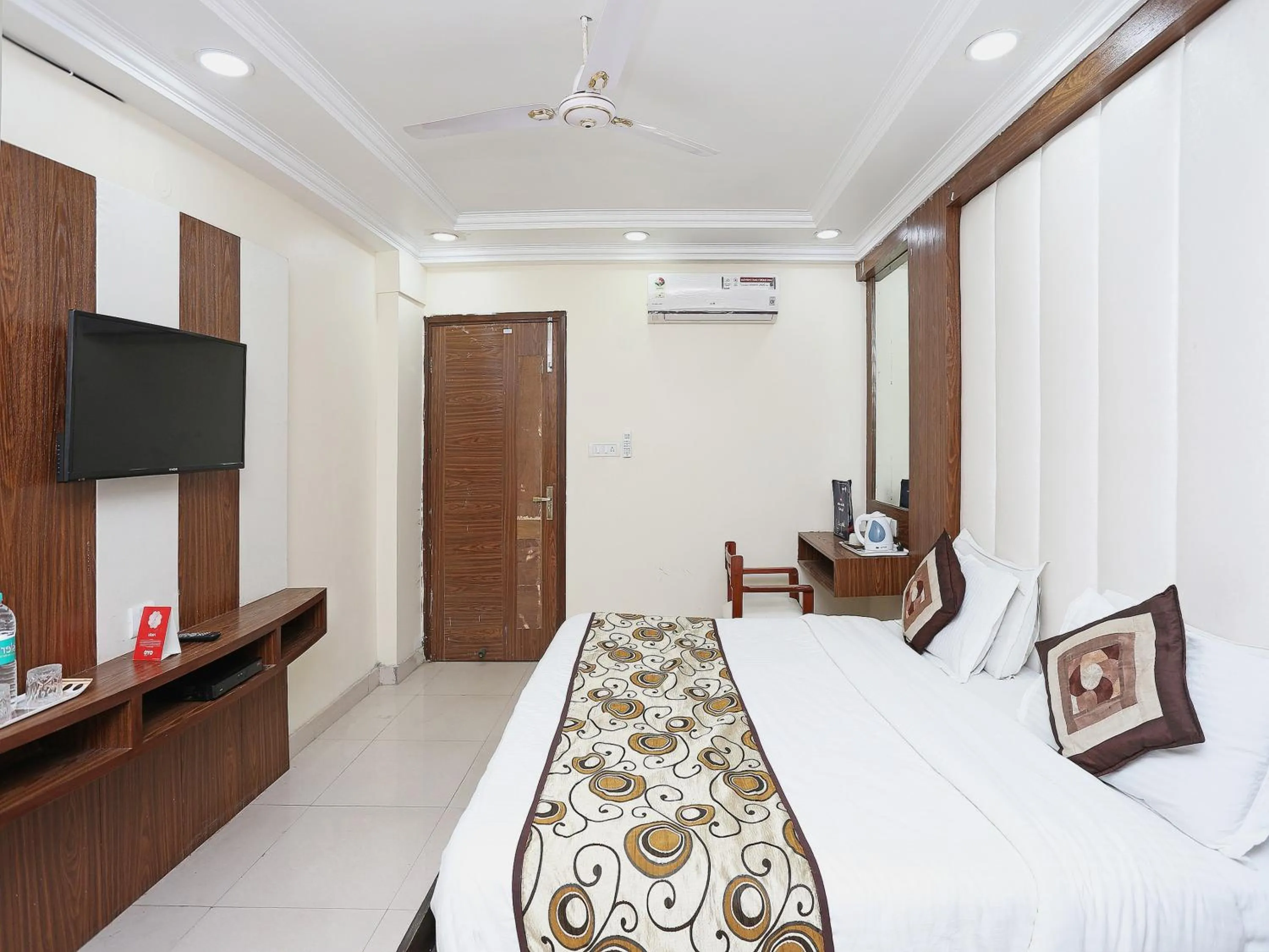 Bedroom, Bed in Hotel O F FIVE