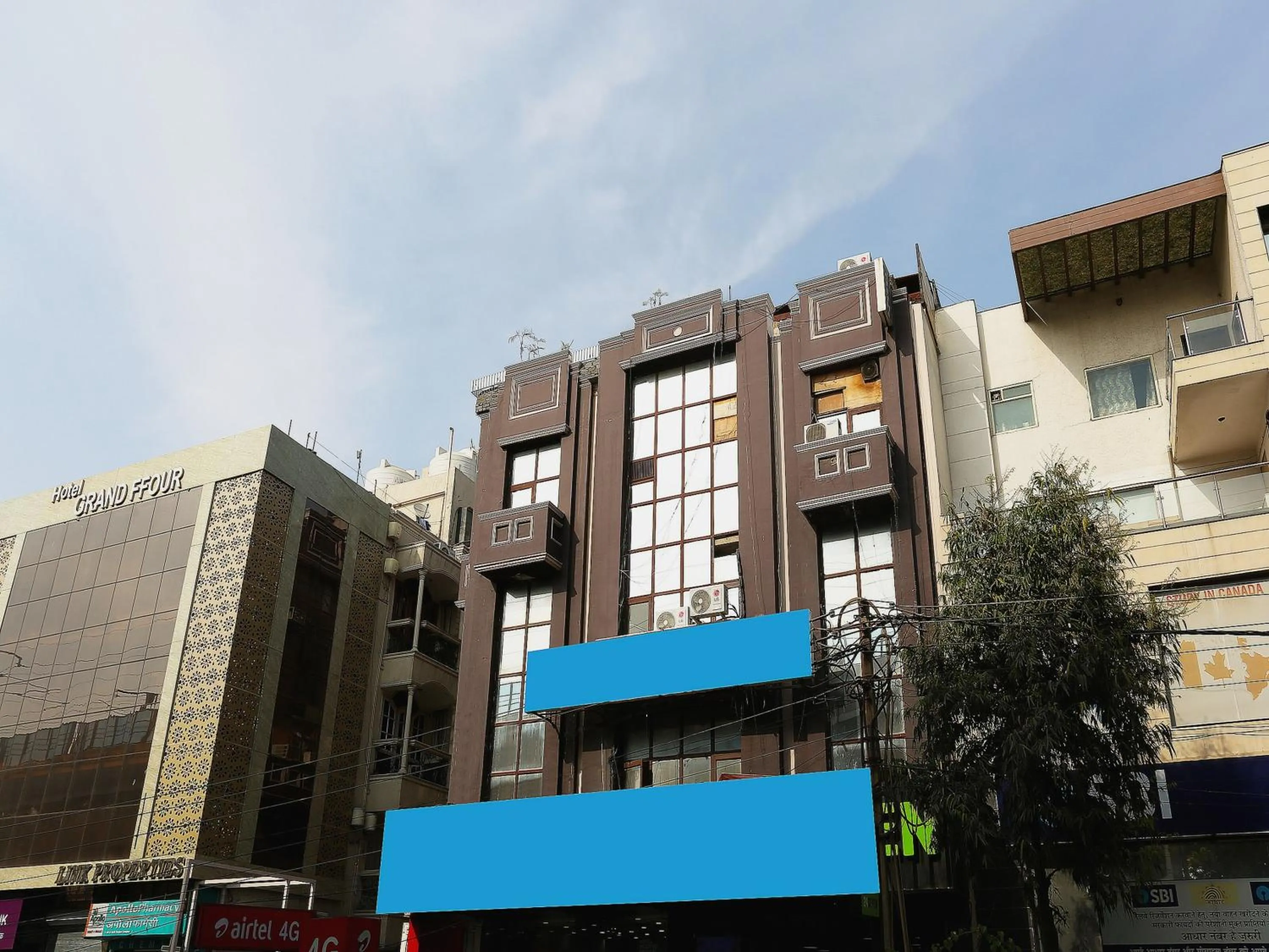 Facade/entrance in Hotel O F FIVE