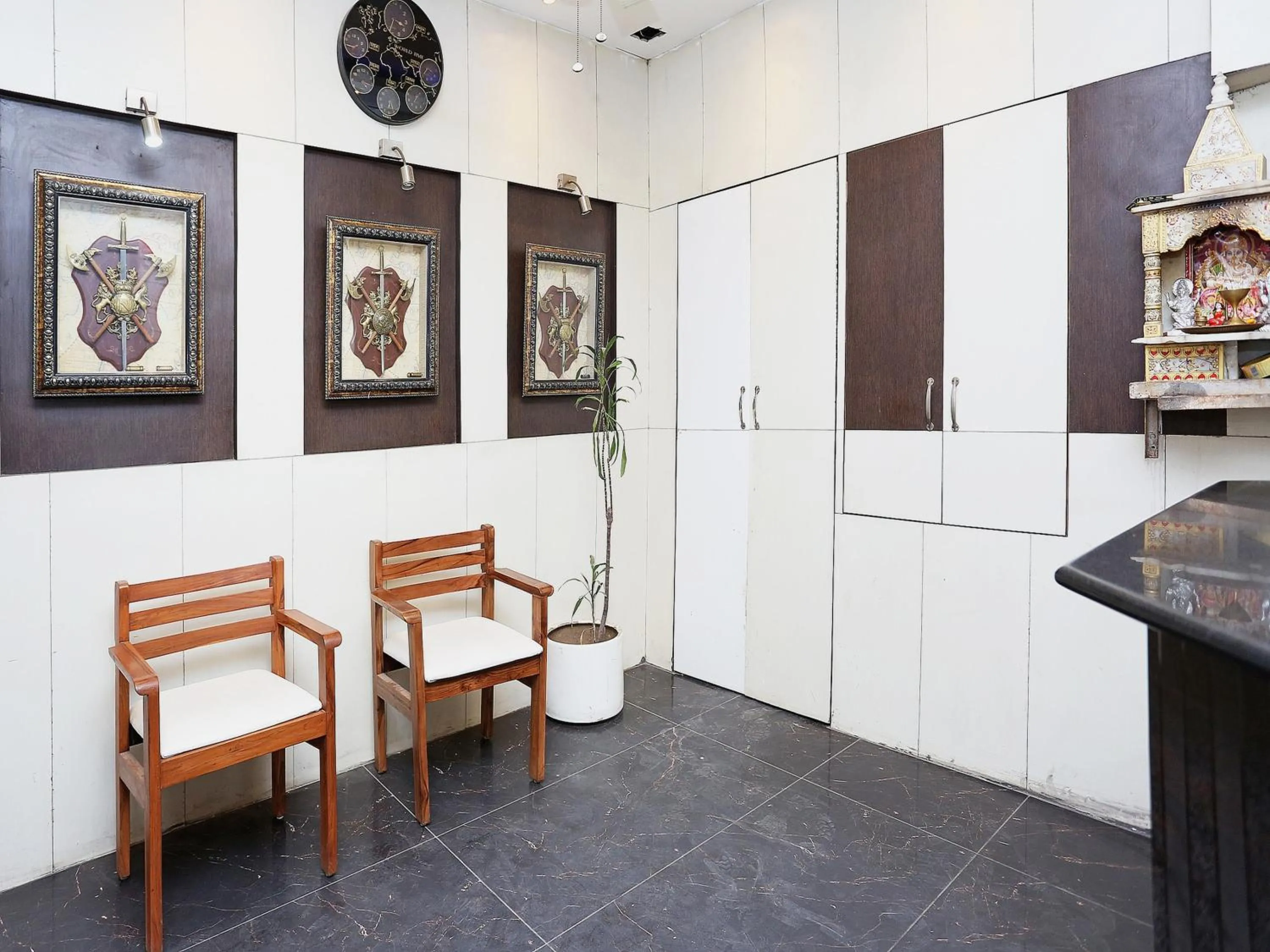 Lobby or reception in Hotel O F FIVE