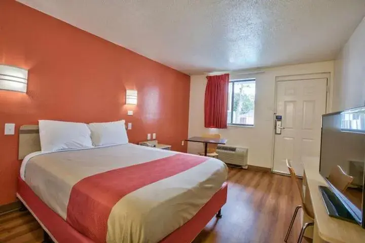 Standard Double Room - single occupancy in Loyalty Inn Tallahassee Standard Double Room - single occupancy in Loyalty Inn Tallahassee