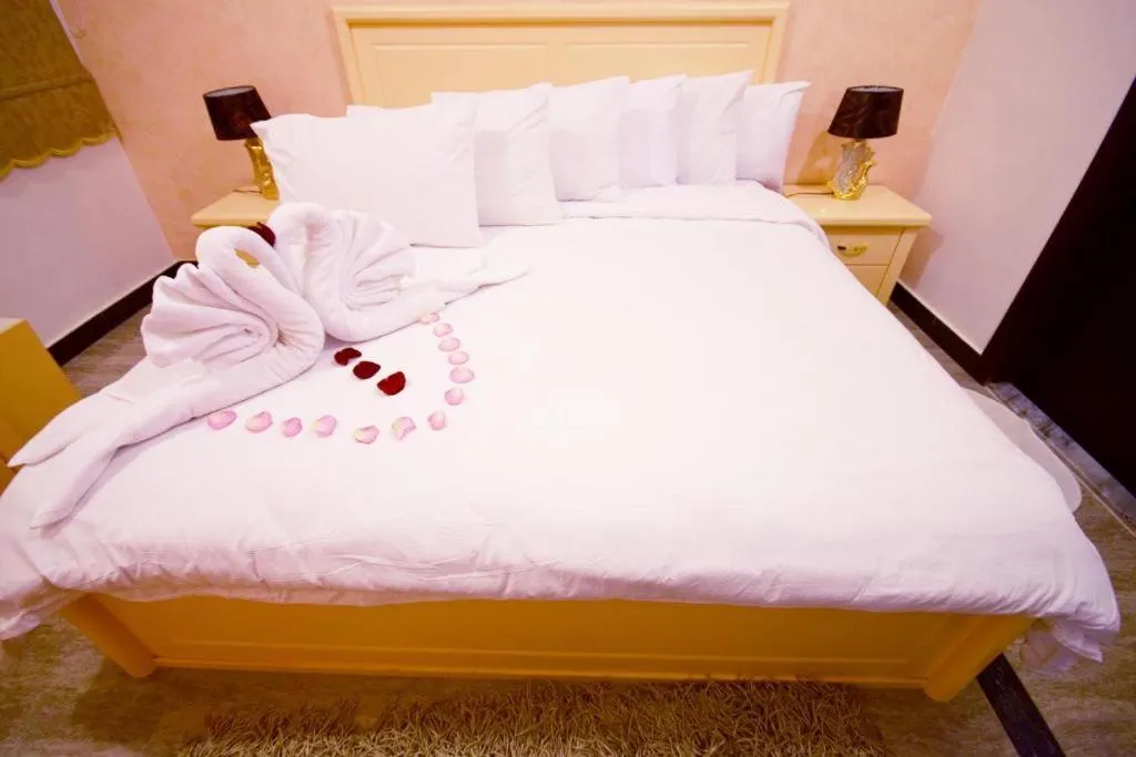 Bed in Hotel Leaders Plaza Salmiya