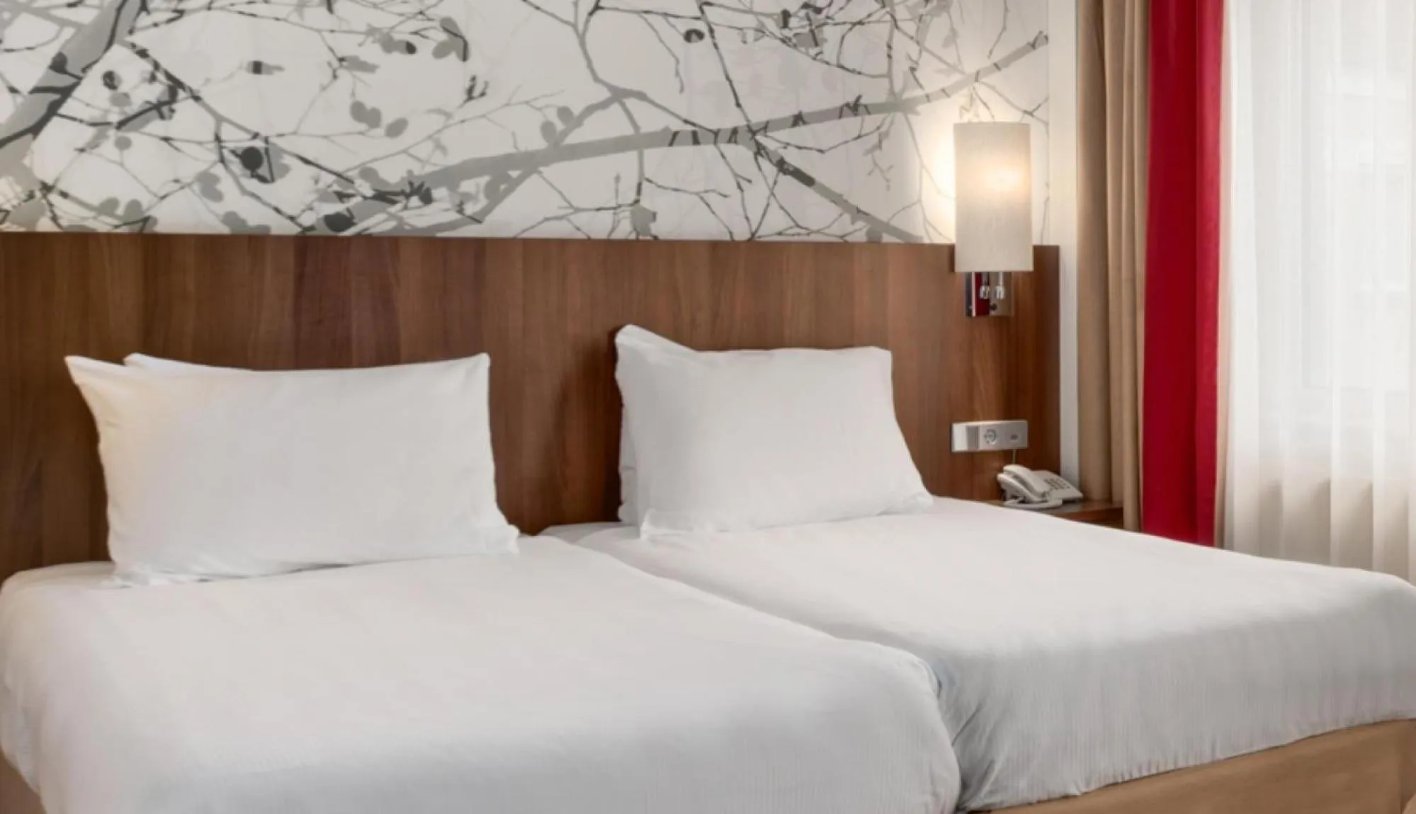 Bedroom, Bed in NH Eindhoven Conference Centre Koningshof