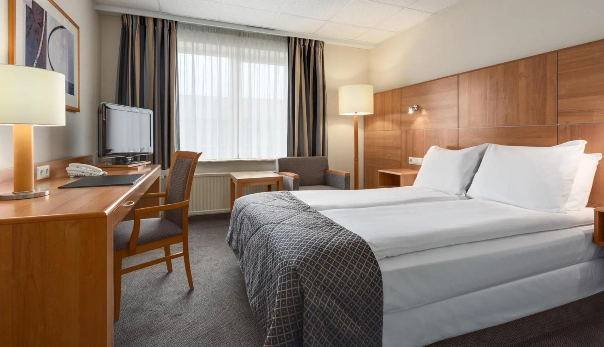 Bedroom, Bed in NH Eindhoven Conference Centre Koningshof