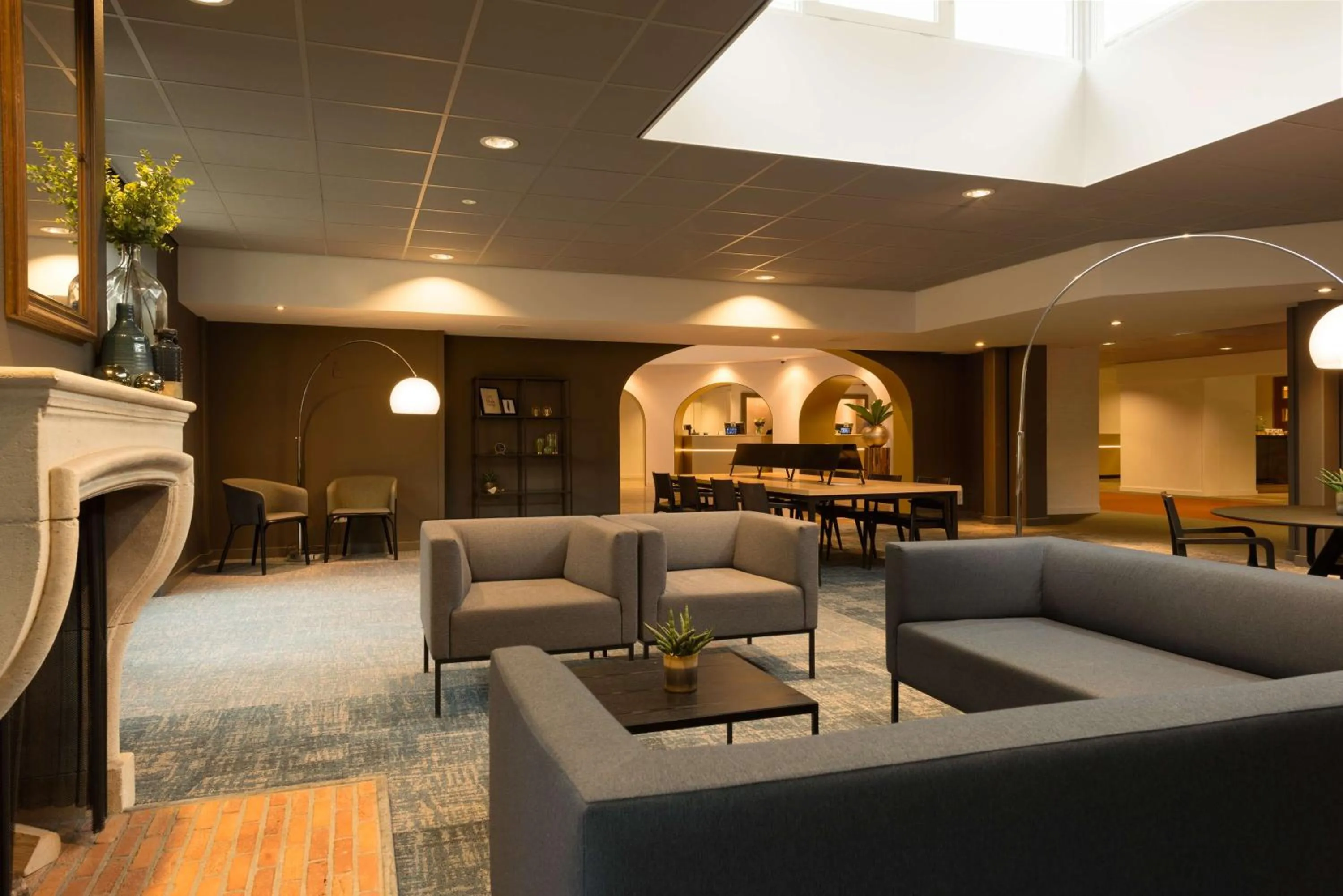 Lobby or reception in NH Eindhoven Conference Centre Koningshof