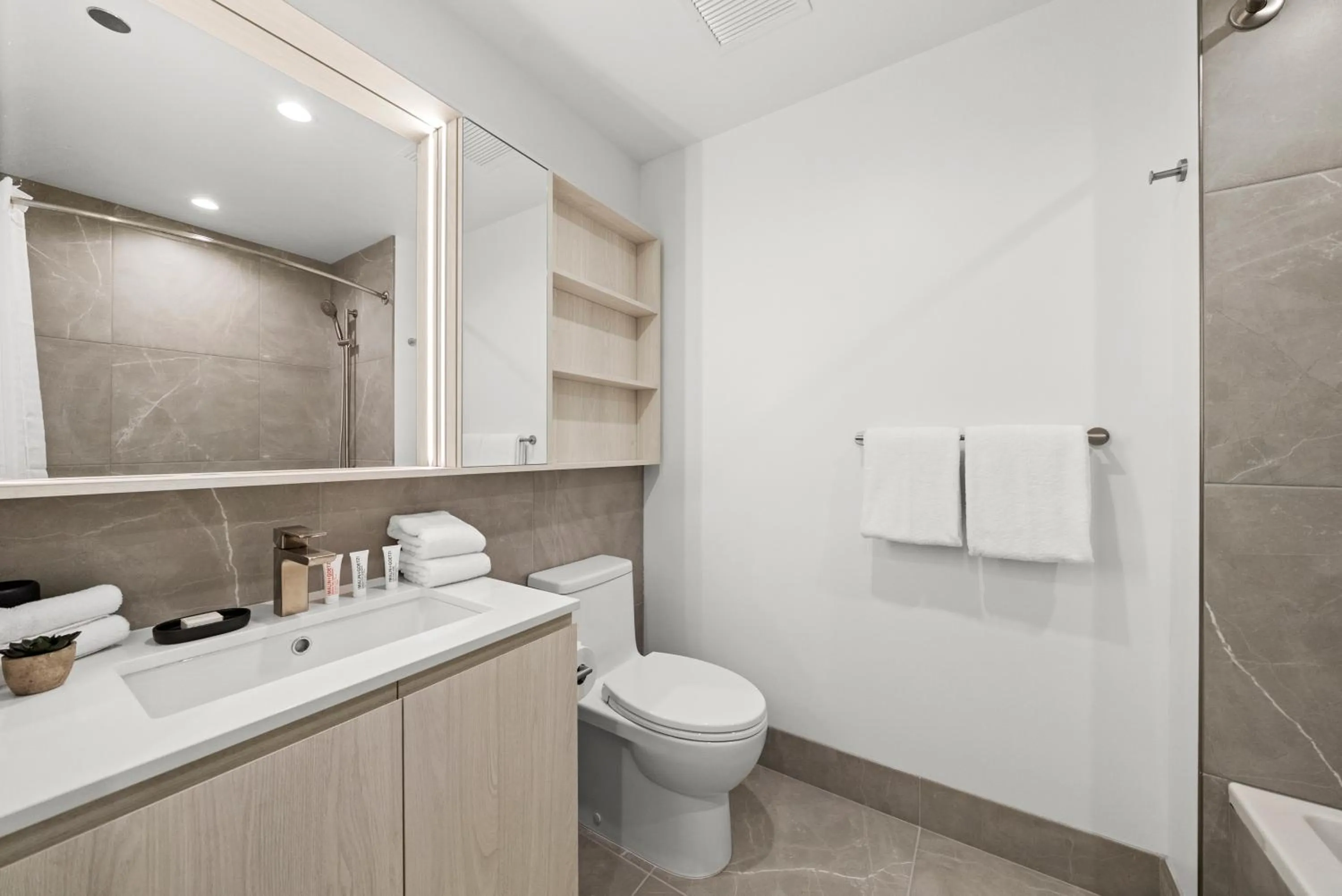 Level Chicago Fulton Market