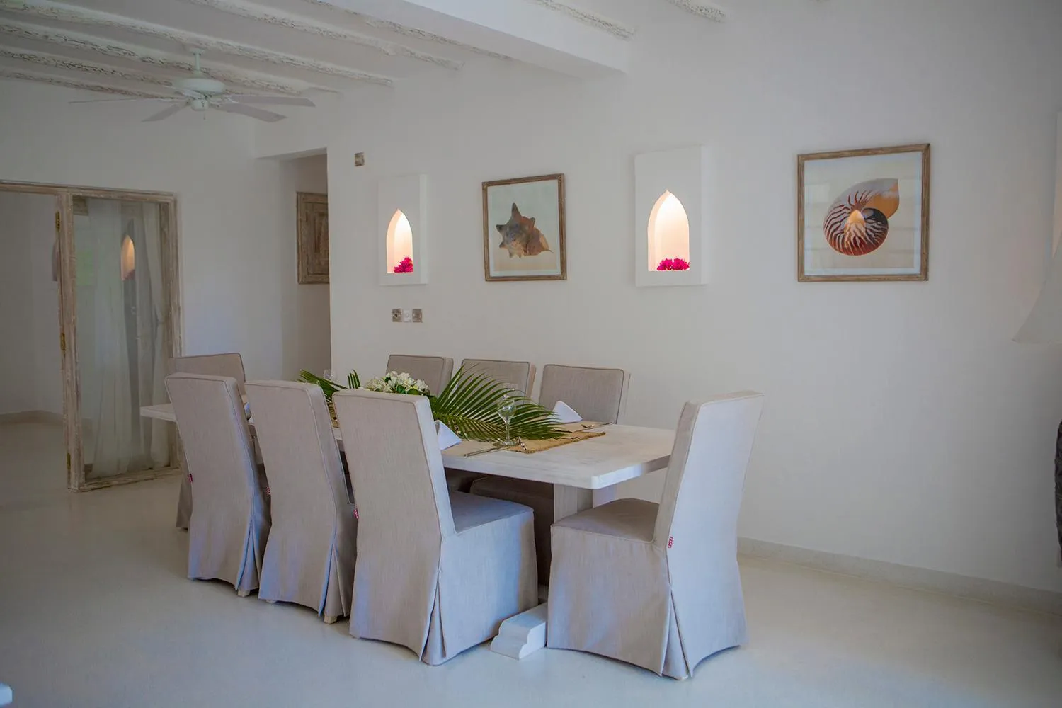 Dining area in Medina Palms