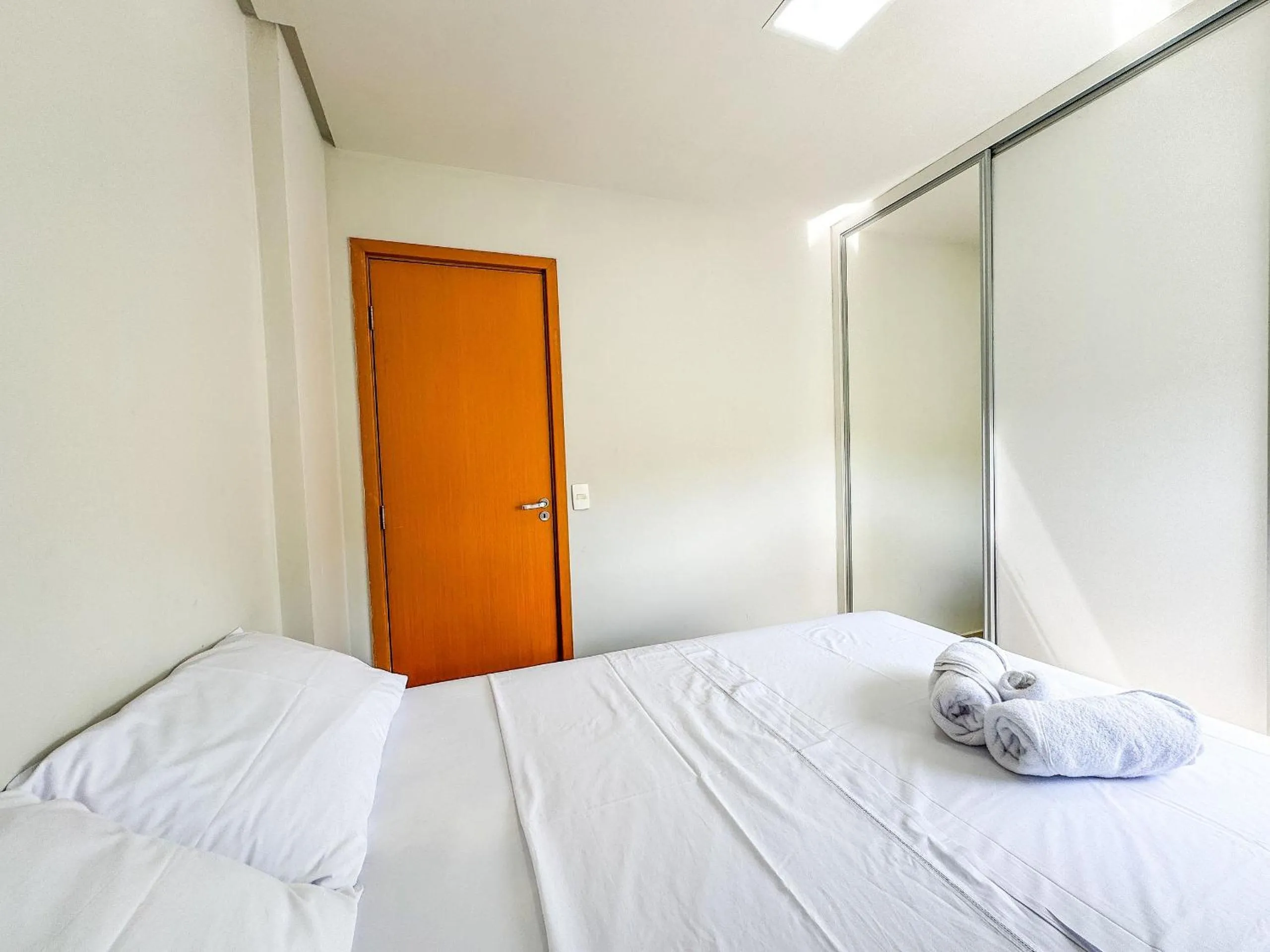 Photo of the whole room, Bed in APTOS 1 e 2QTO Lava e Seca e Academia