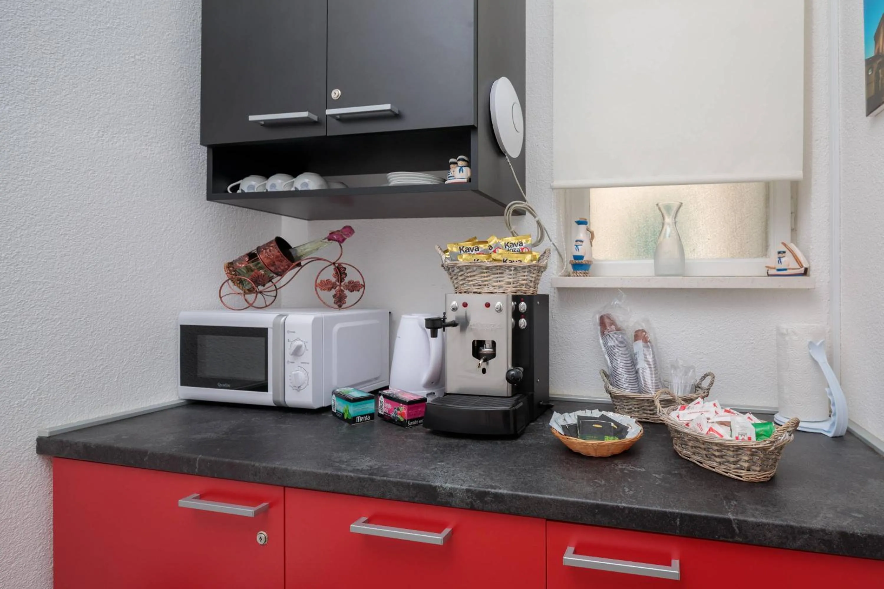 Communal kitchen in PLR Luxury Rooms