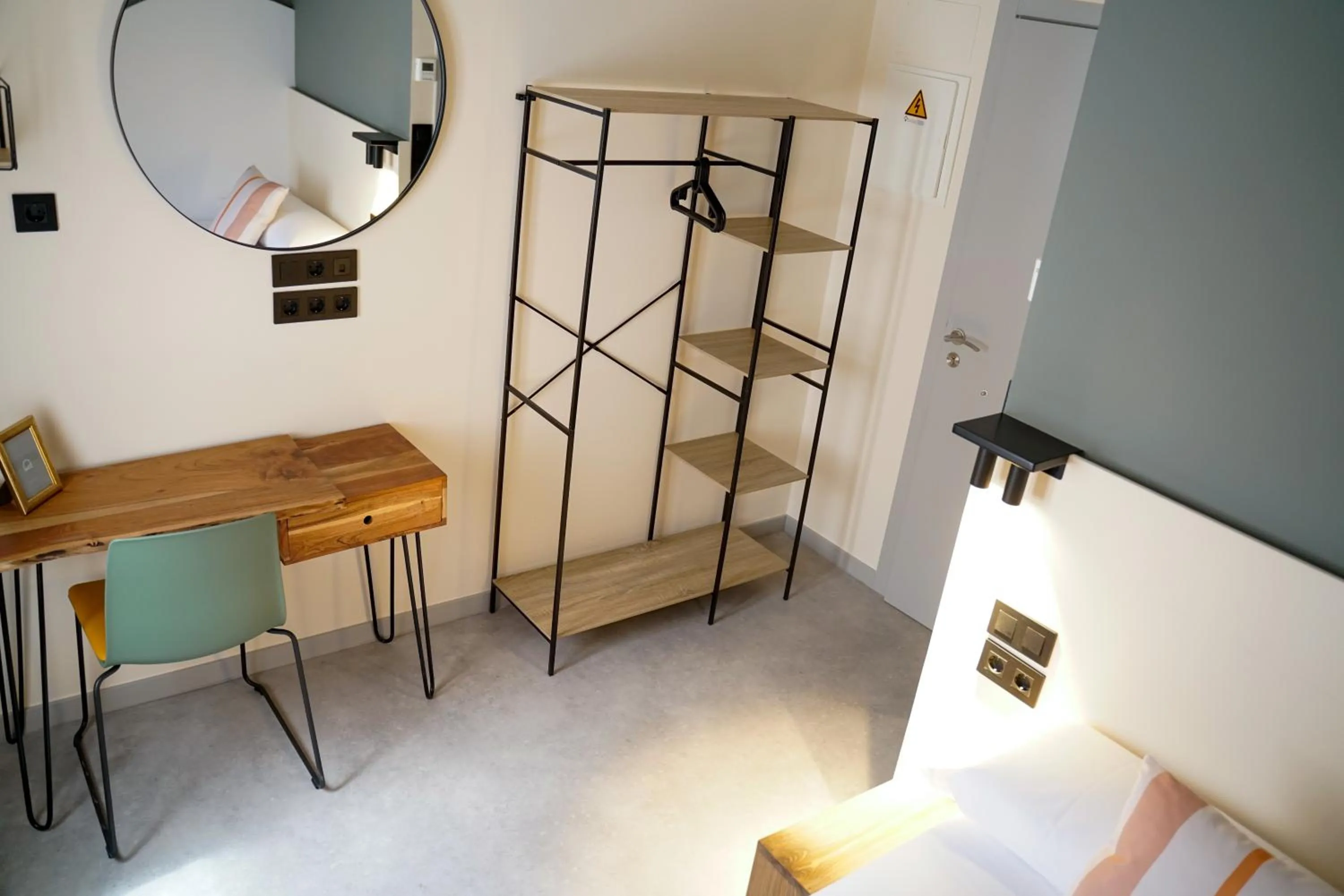 Photo of the whole room in Coliving Compostela