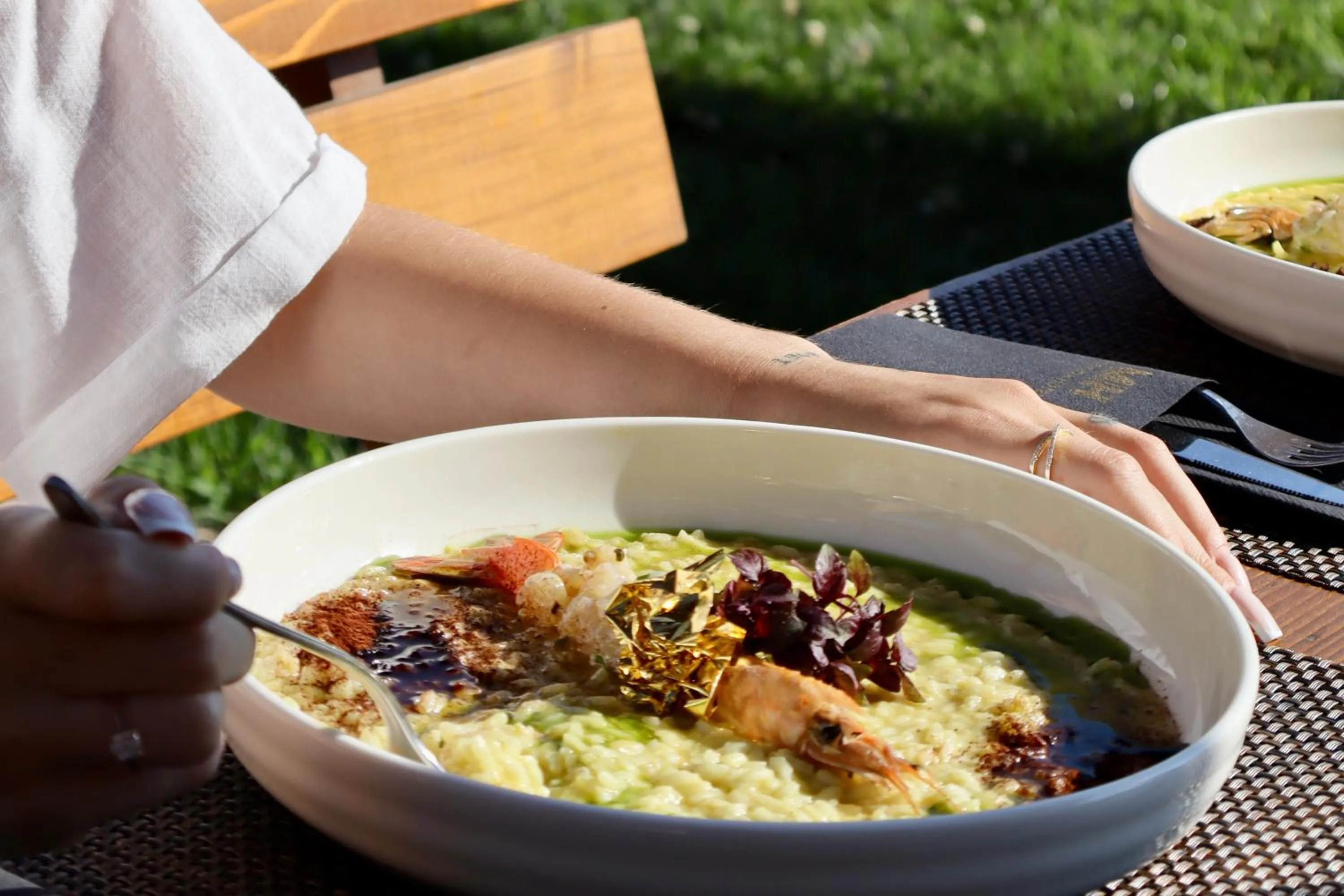 Restaurant/places to eat in Mucobega Hotel