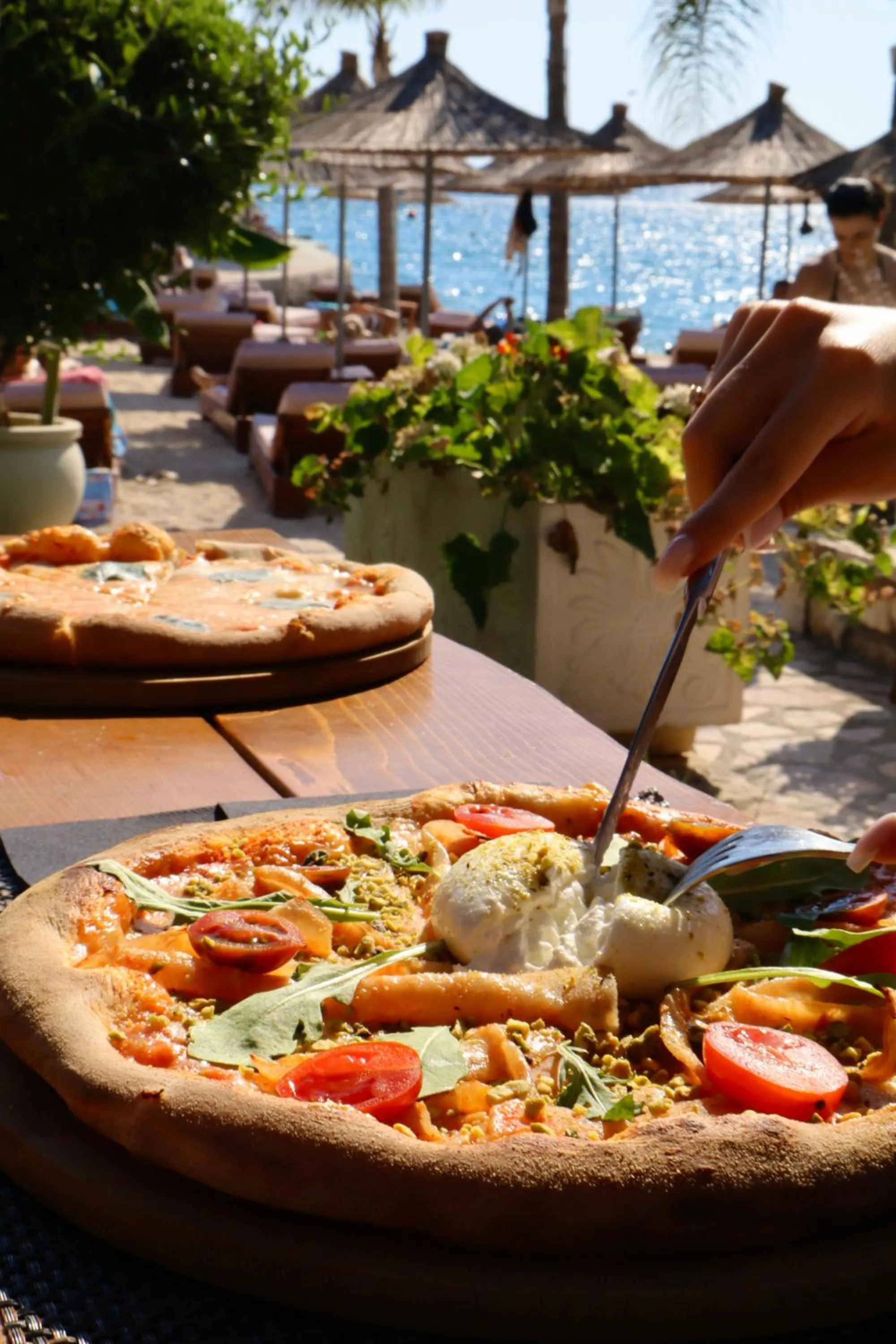 Restaurant/places to eat in Mucobega Hotel