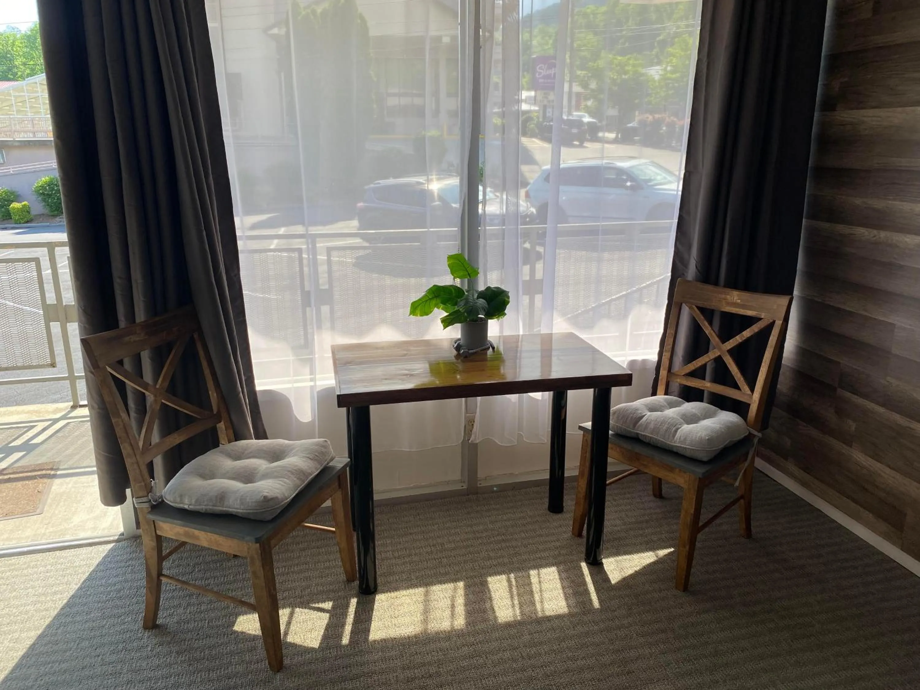 Seating area in Timber Ridge Lodge Gatlinburg