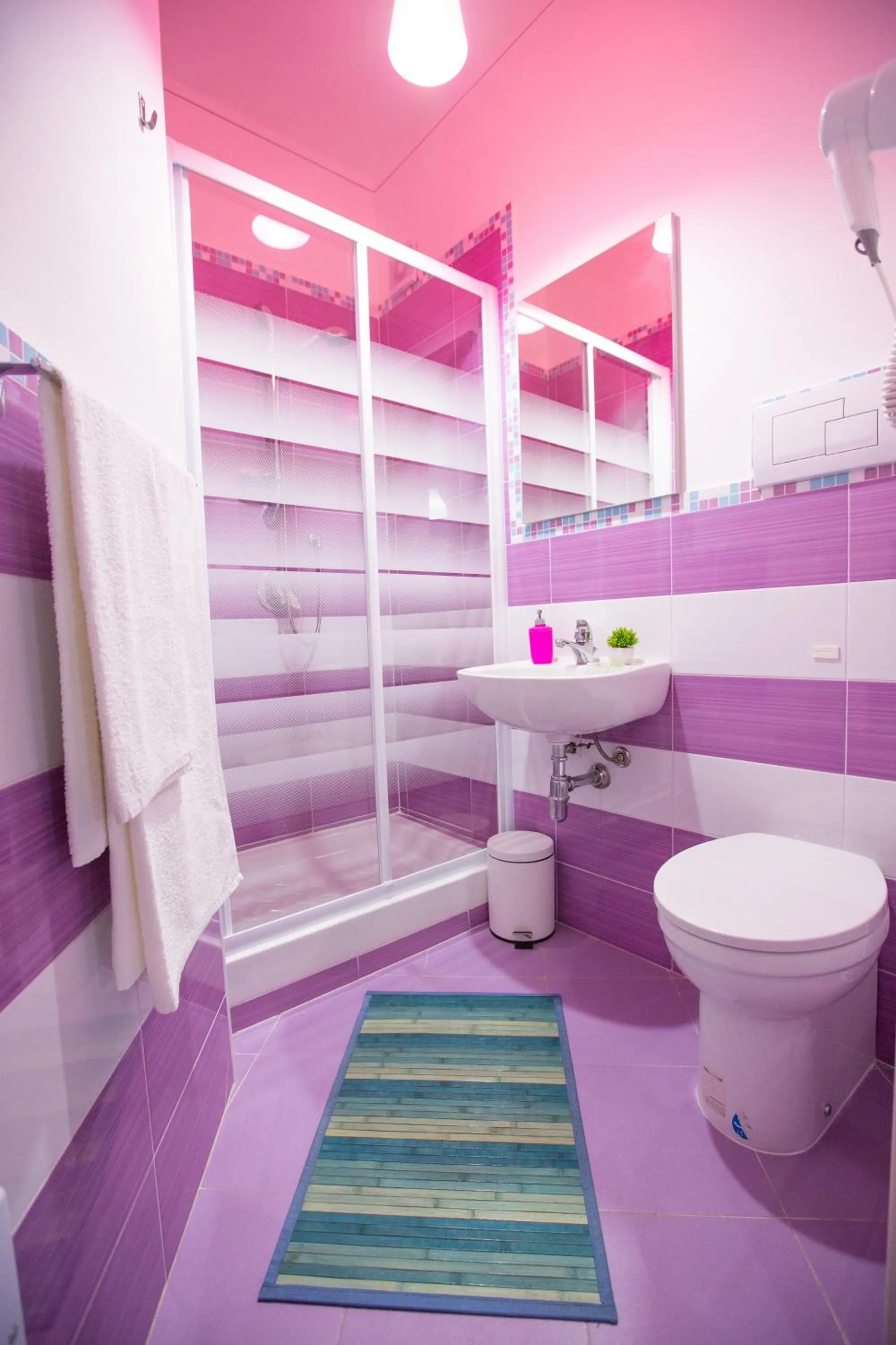 Shower in B&B Pepito