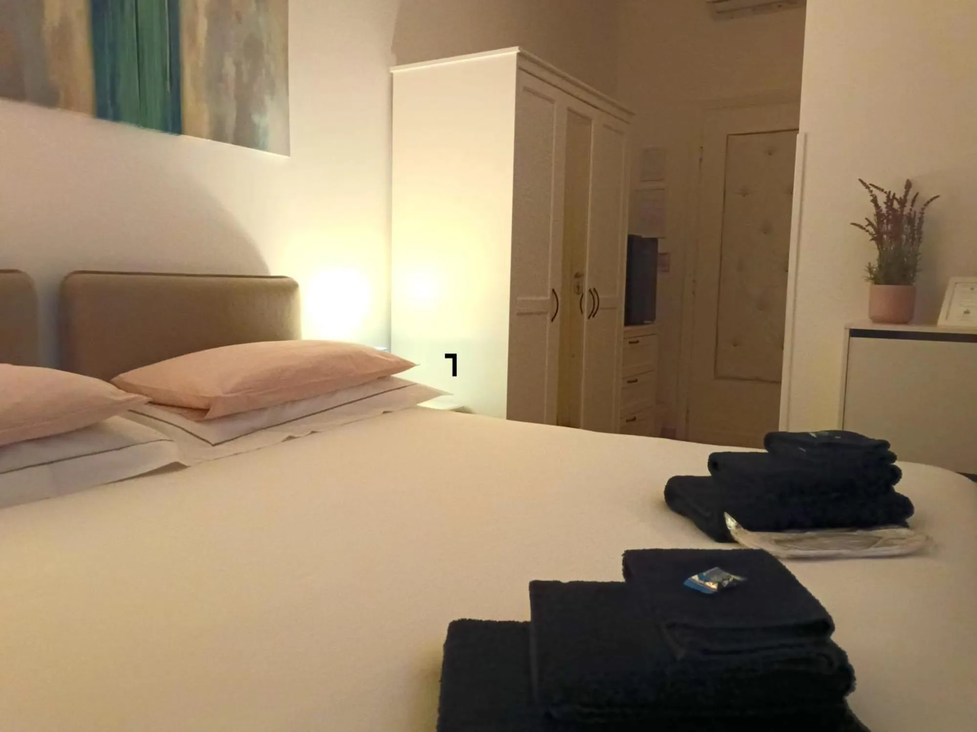 Bed in Rose Antiche Vatican B&B