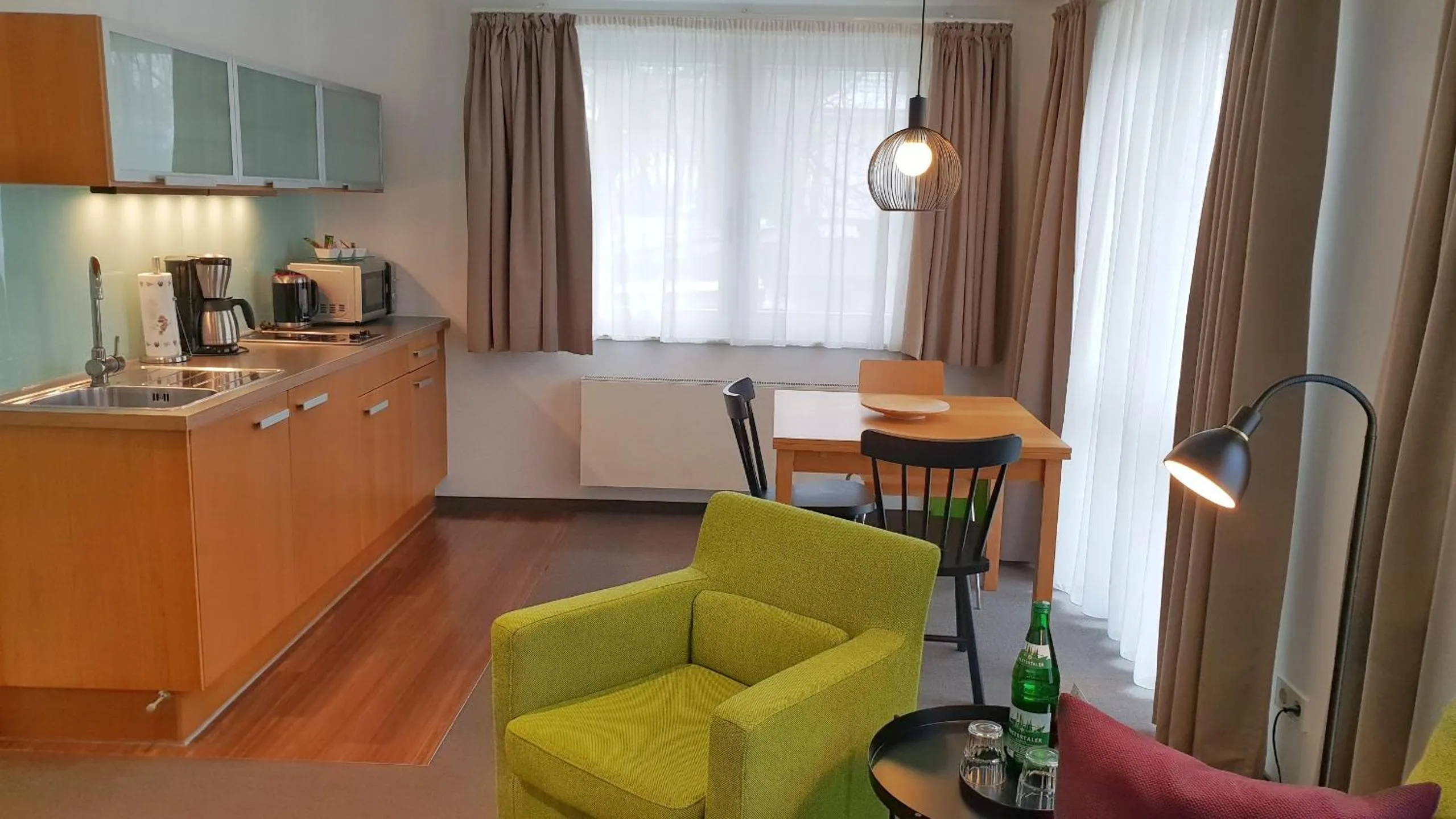 Coffee/tea facilities in Baurs Park