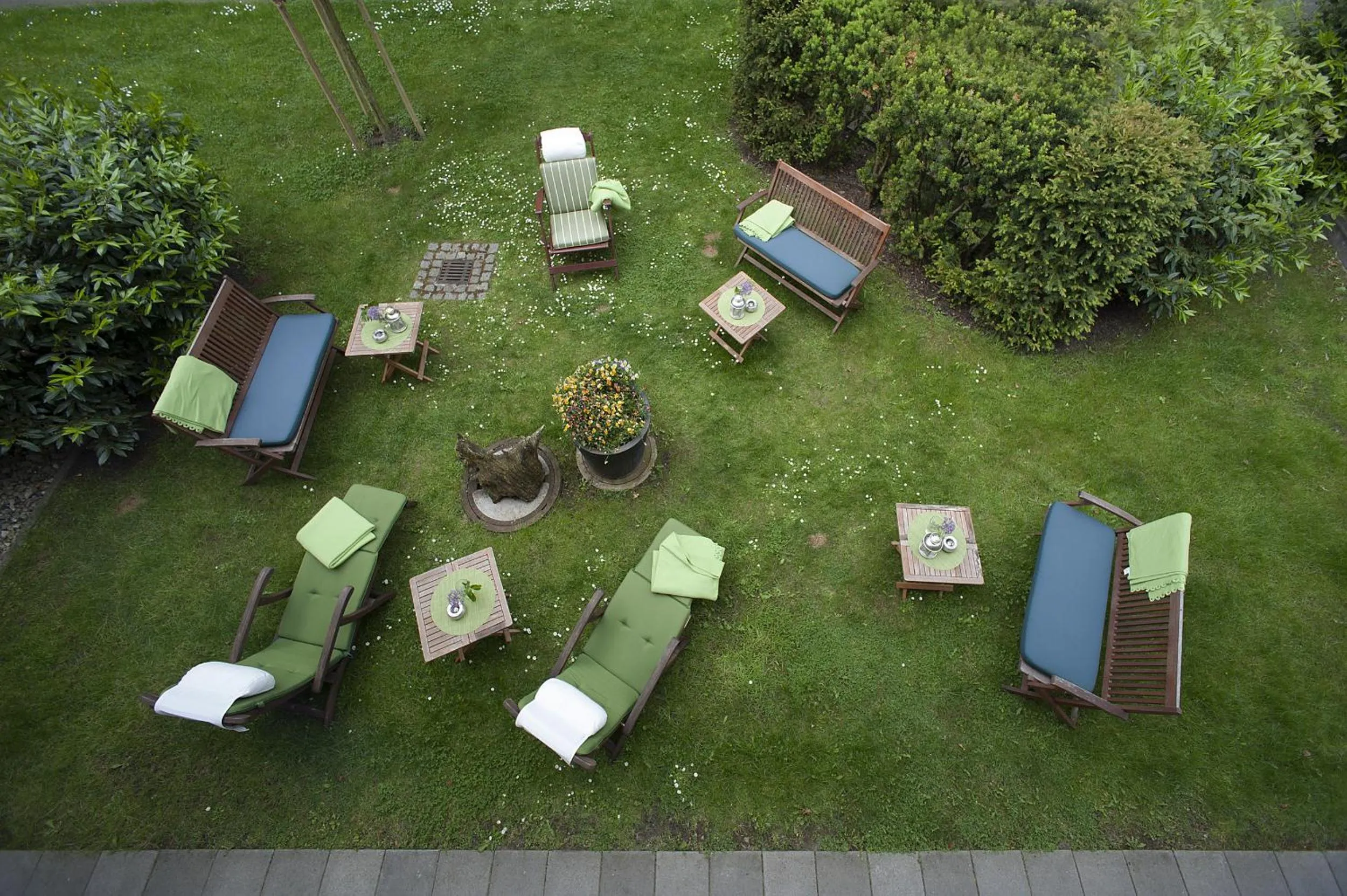 Facade/entrance in Baurs Park