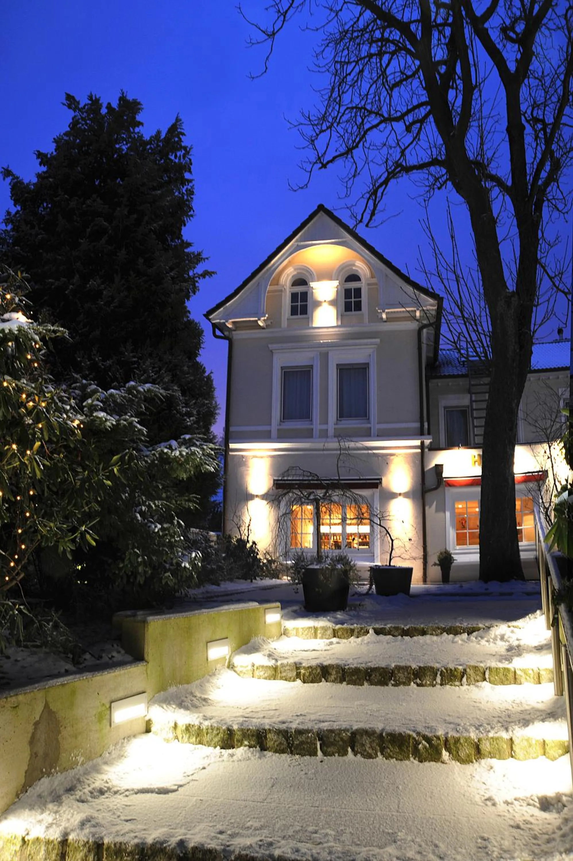 Facade/entrance in Baurs Park
