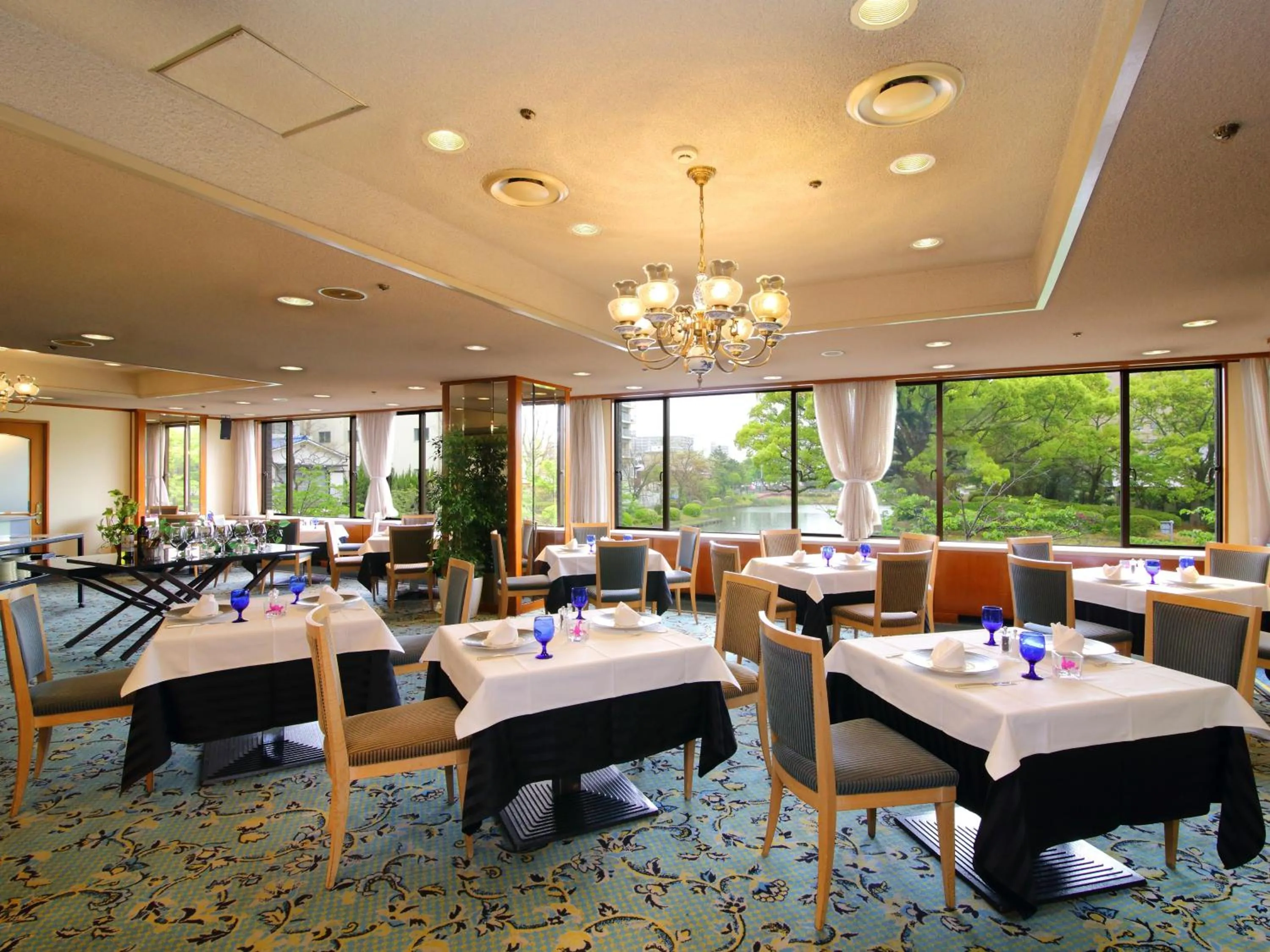 Restaurant/places to eat in Hotel New Otani Saga