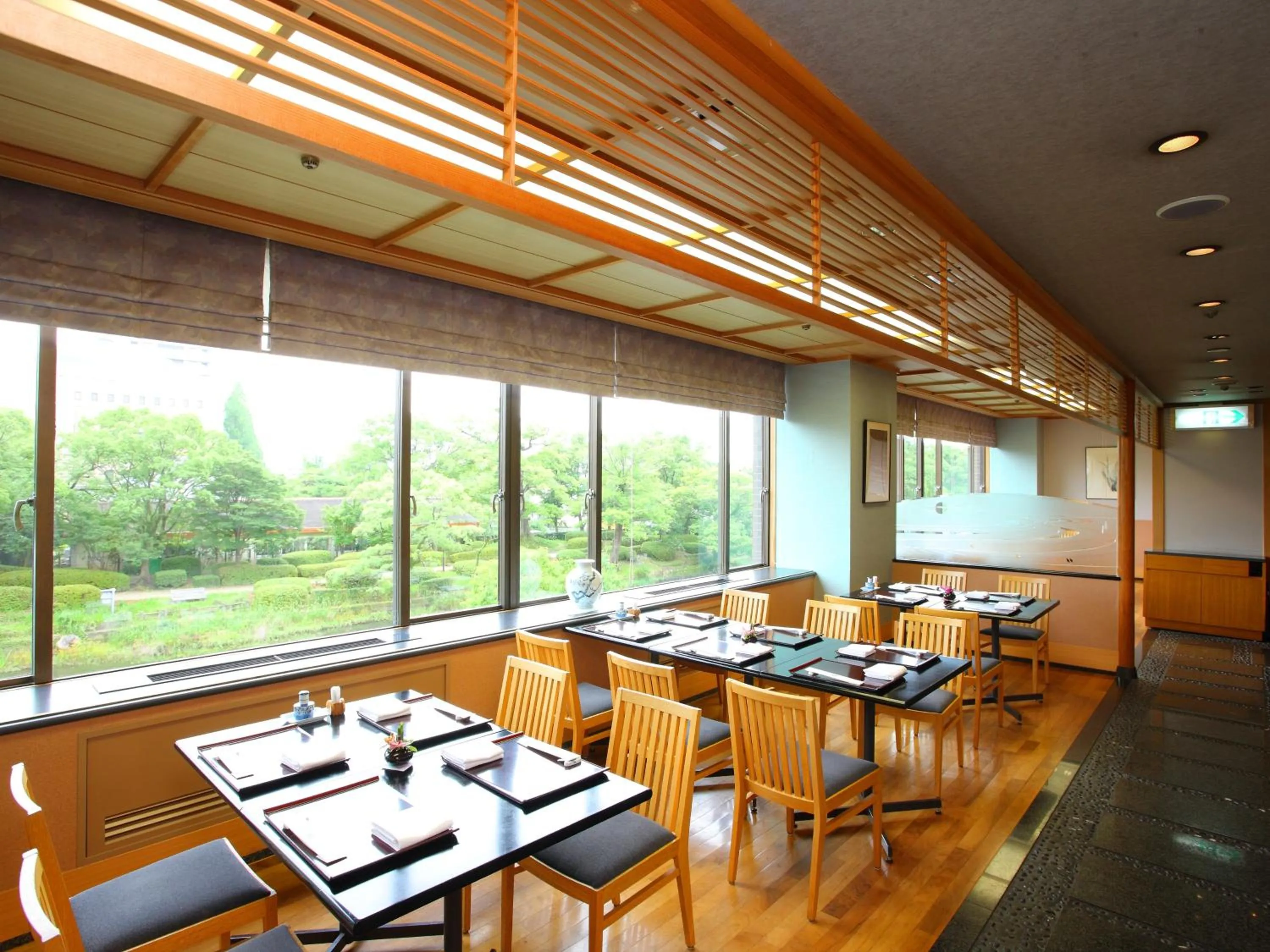 Restaurant/places to eat in Hotel New Otani Saga