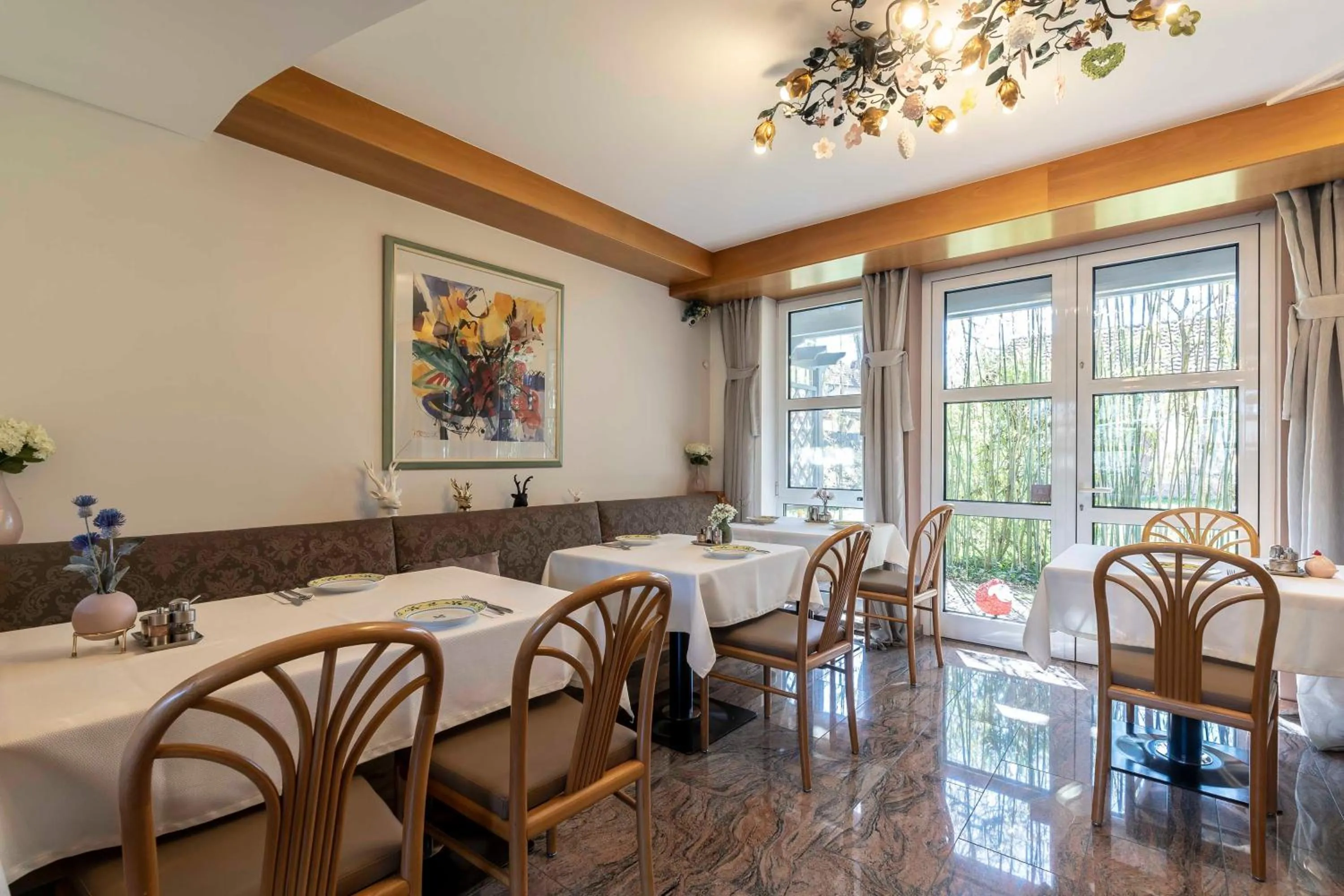 Breakfast in Hotel in den Herrnwiesen