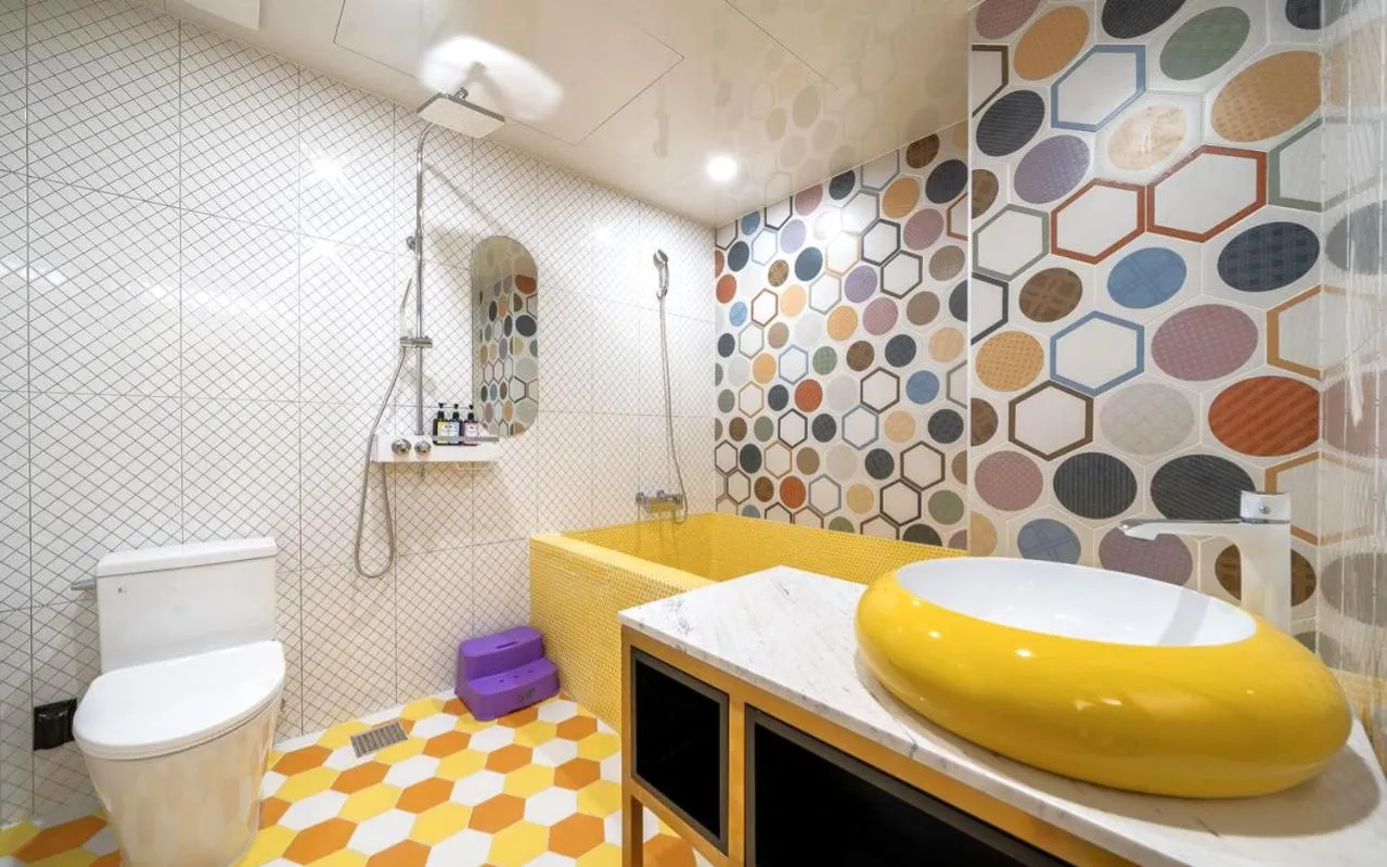 Shower in Jangyu Almond Kids Hotel