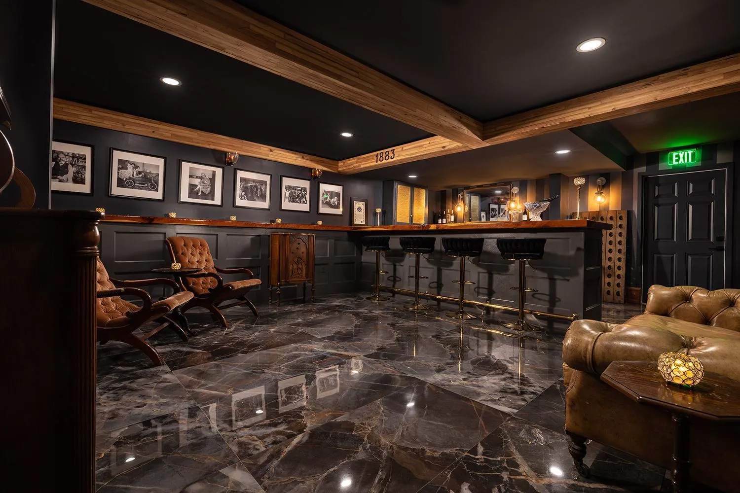 Lounge or bar in Victoria 1883