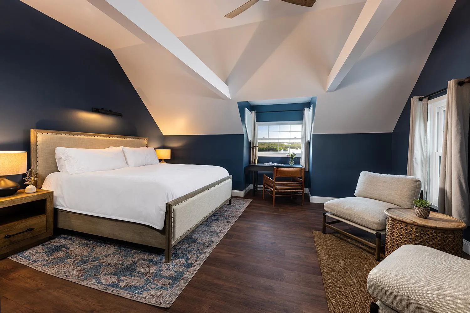 Seating area, Bed in Victoria 1883