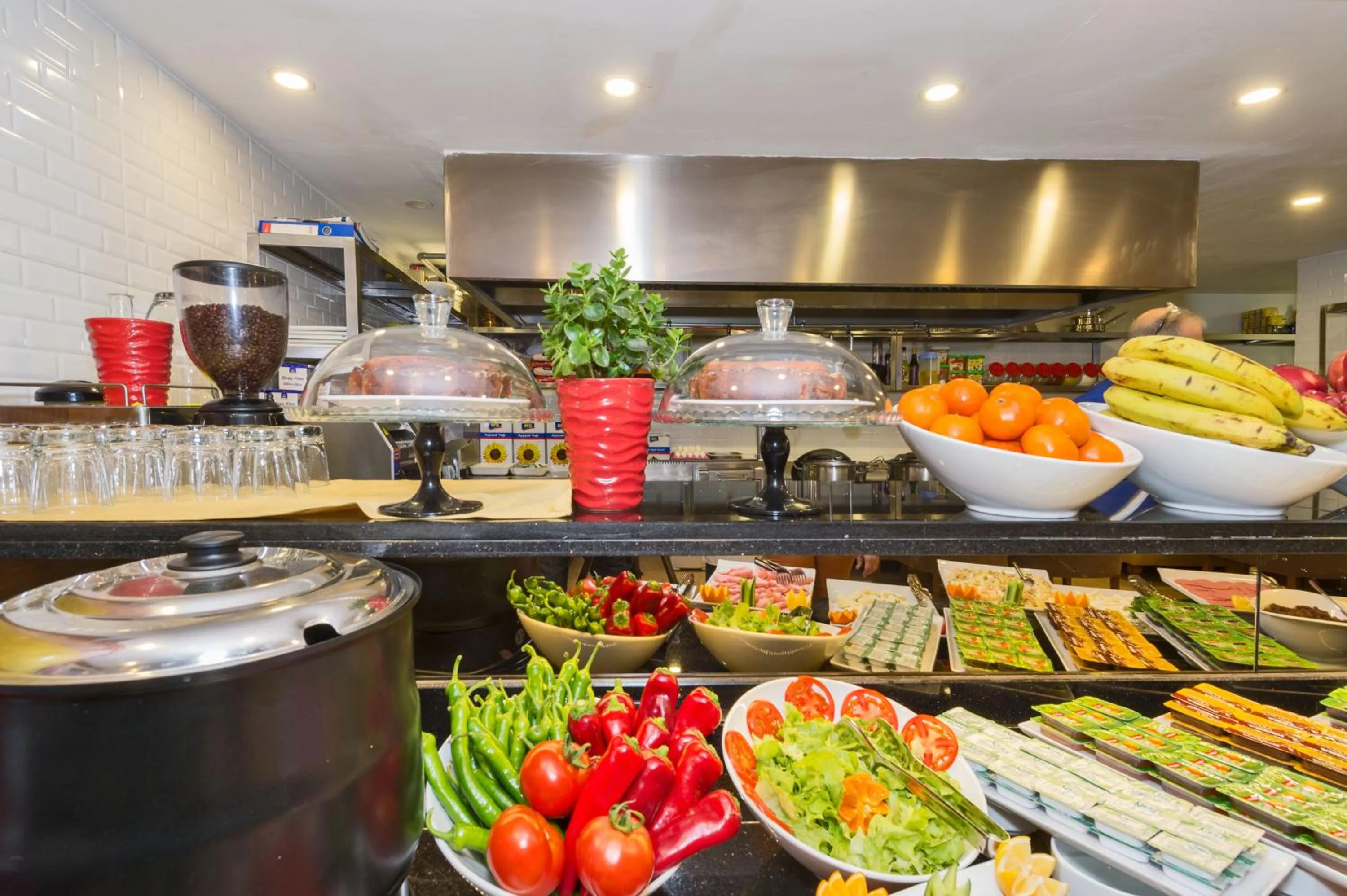 Food in Darkmen Hotel 2