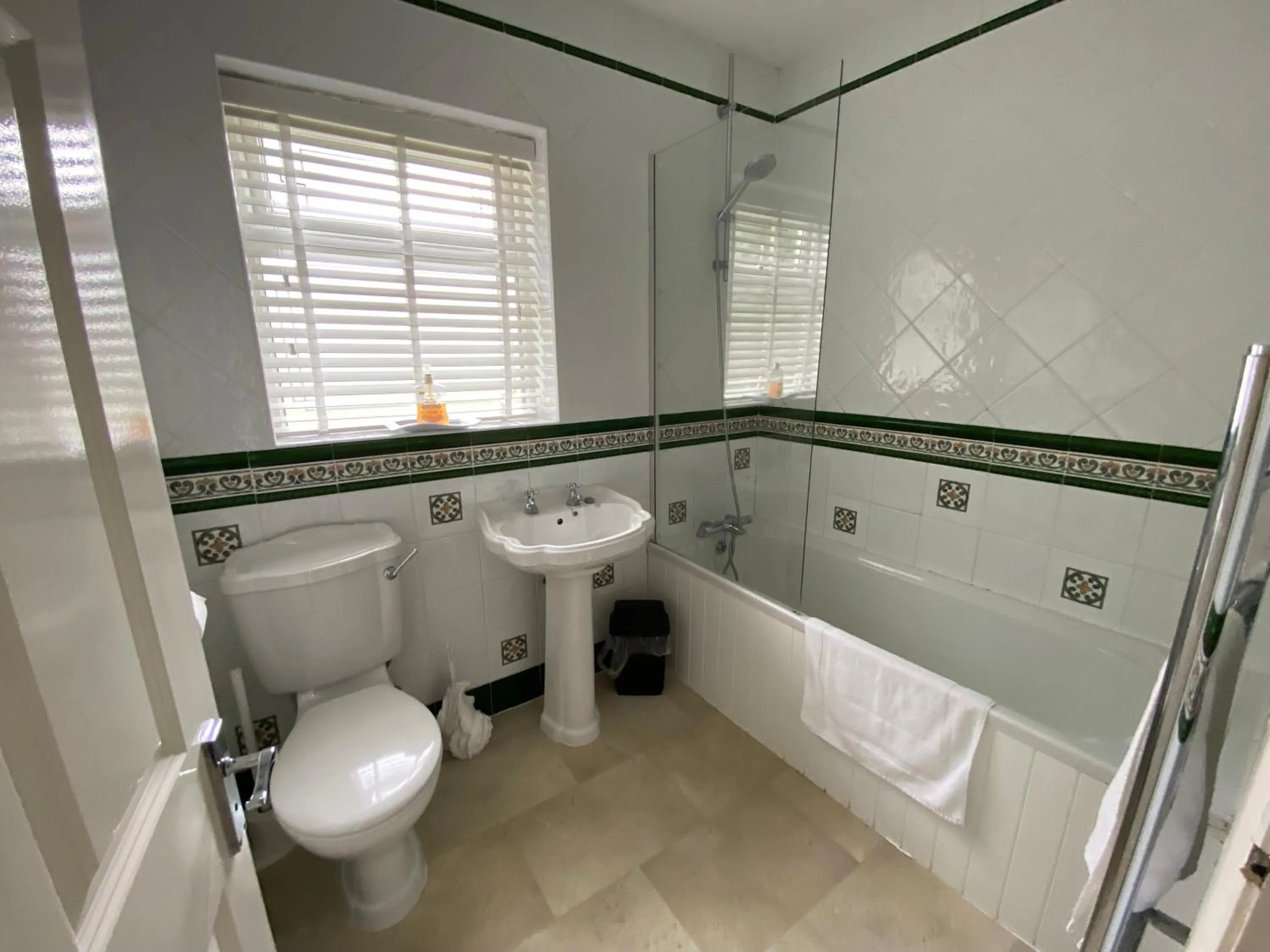 Bathroom in Parkside Guest House