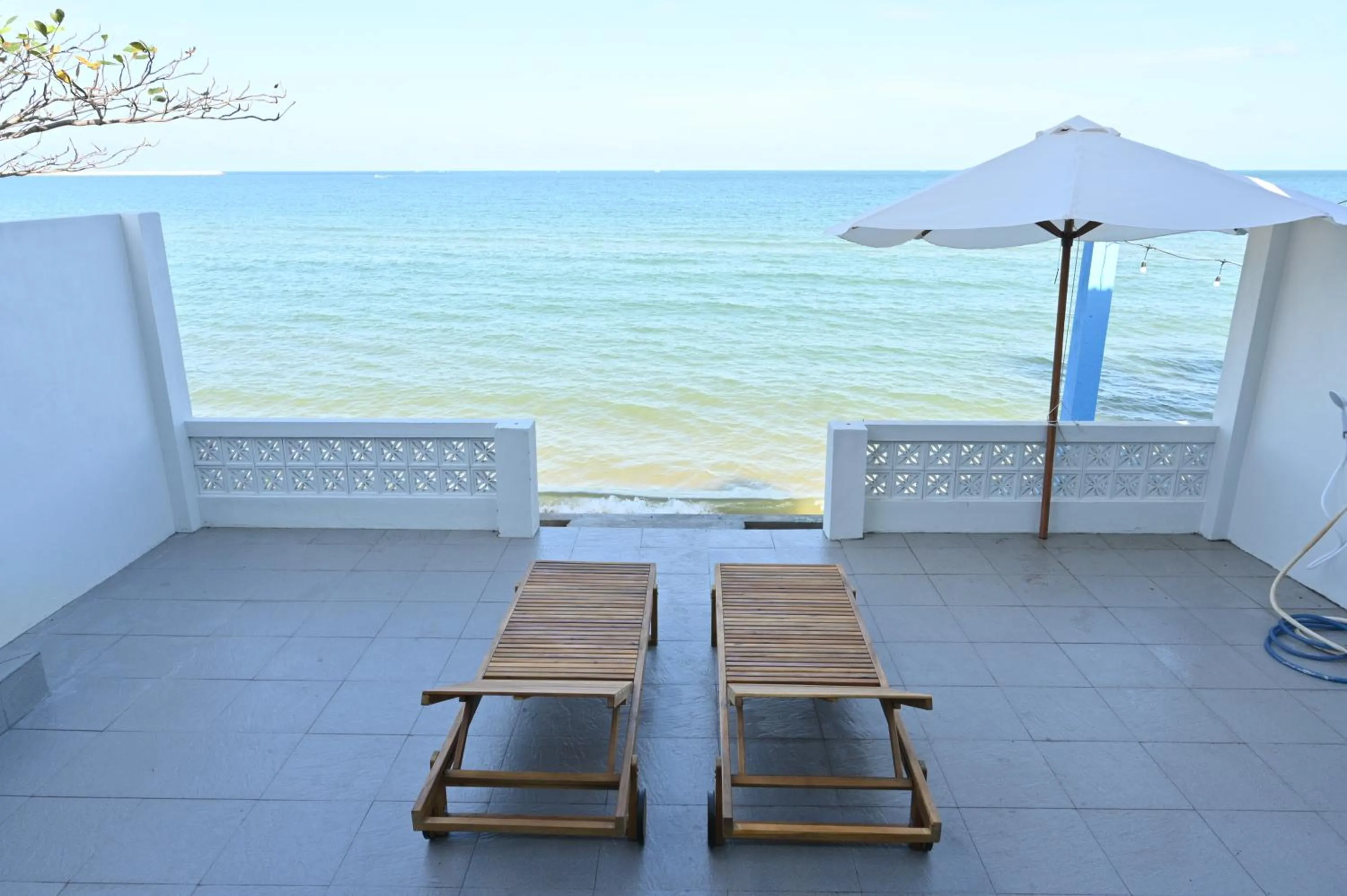 Mien Trung Beach House Phu Quoc