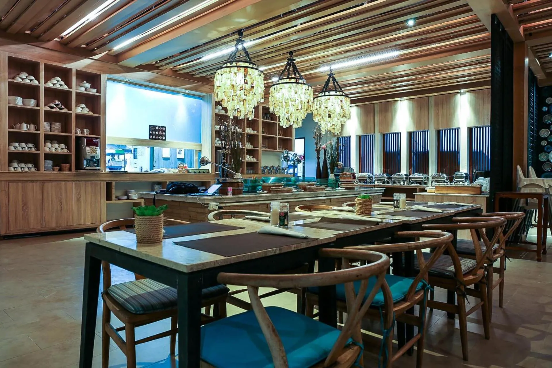 Restaurant/places to eat in AKIRA Lipe Resort